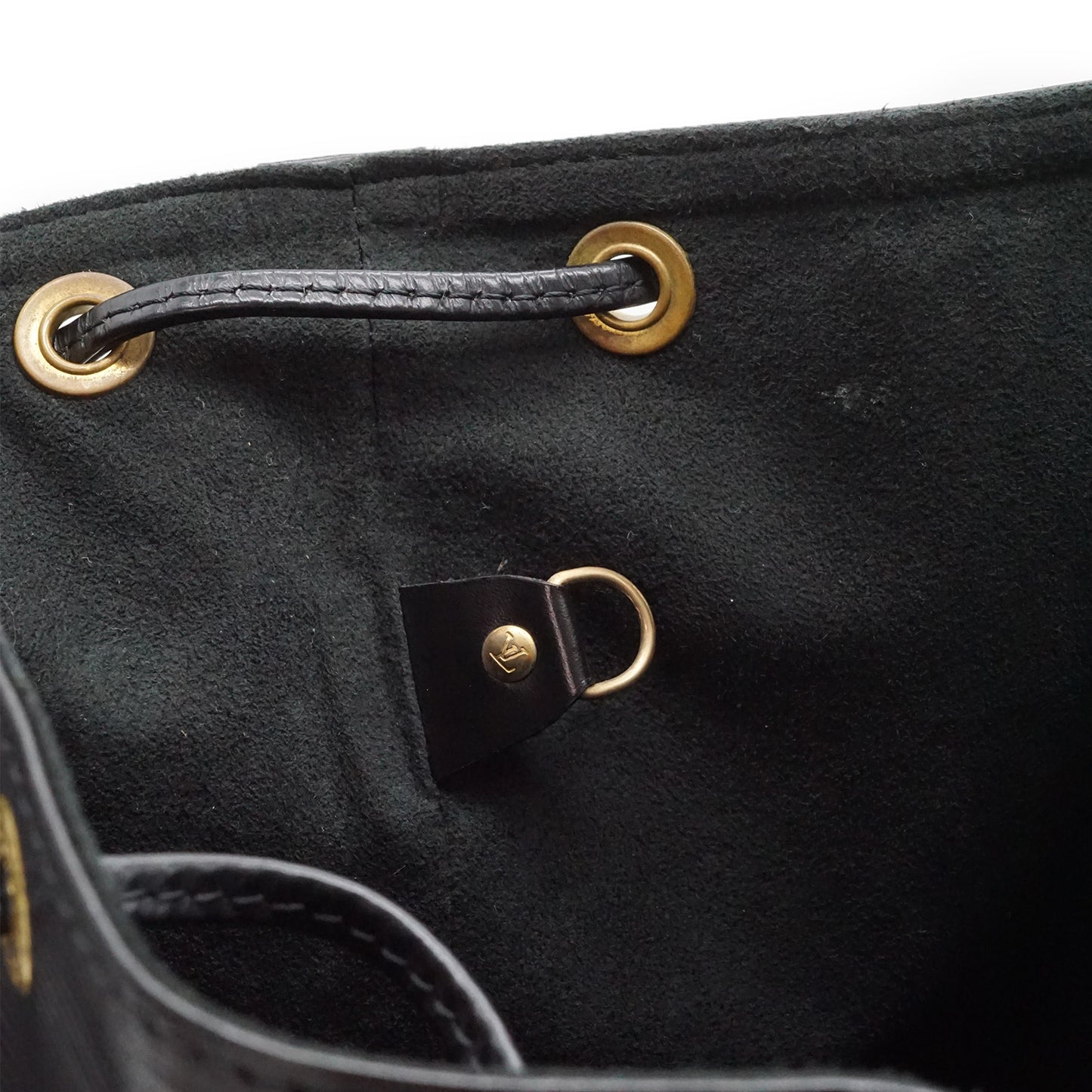 Epi Noe Black Shoulder Bag