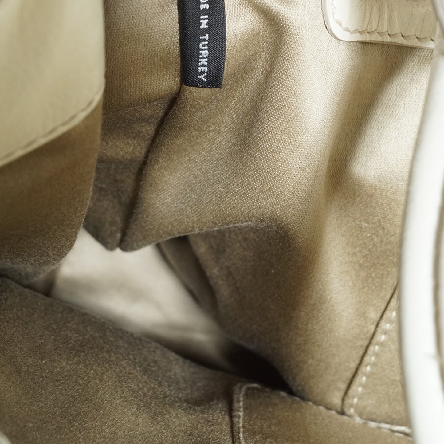 Vitello Shine Trapu Shoulder Bag