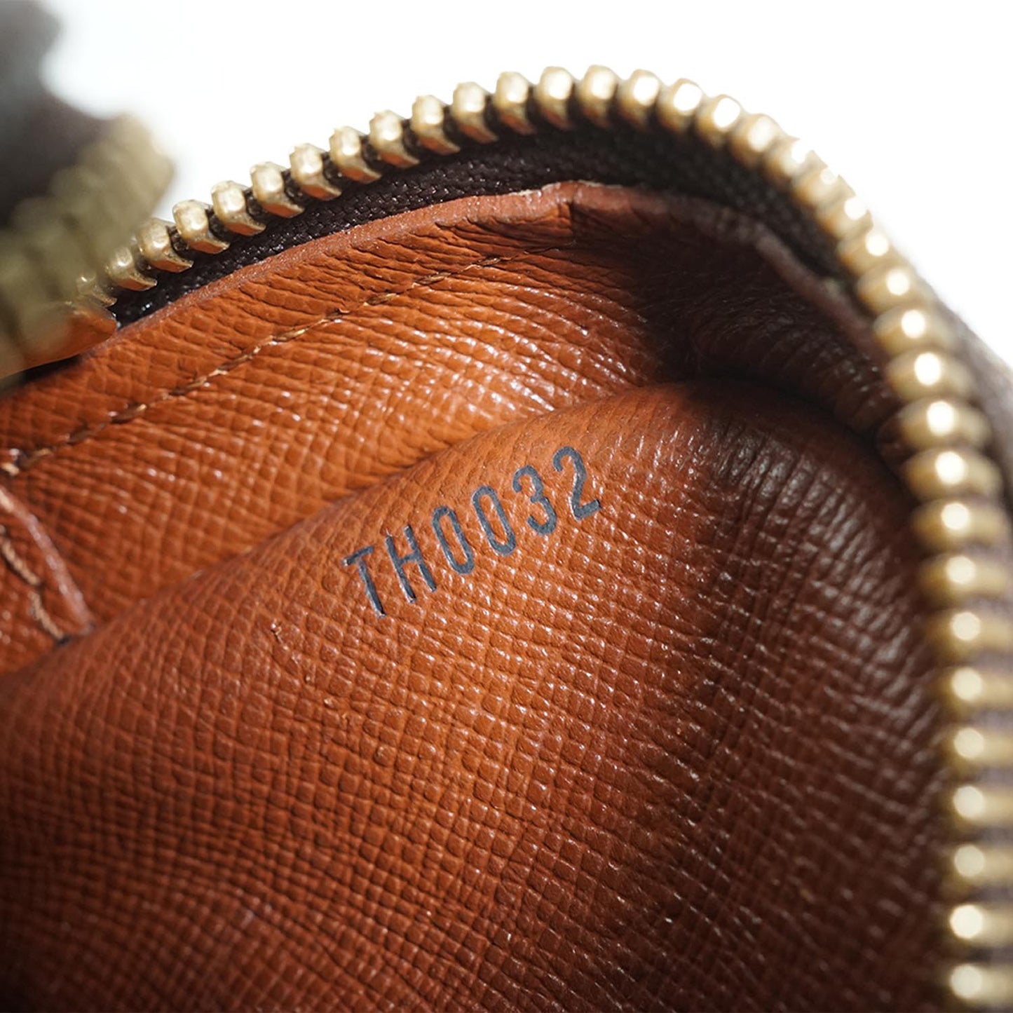 Monogram Amazone