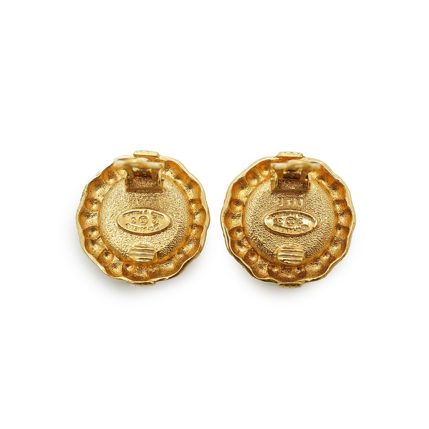 Matelasse Round Artificial Pearl Clip Earrings GP