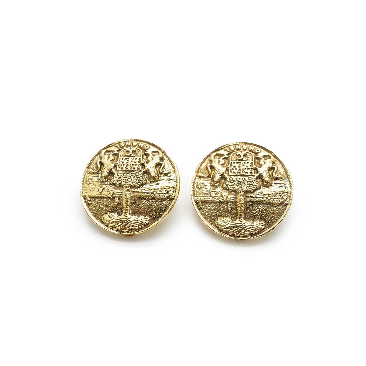 Lion Crest Shield Round Clip Earrings GP