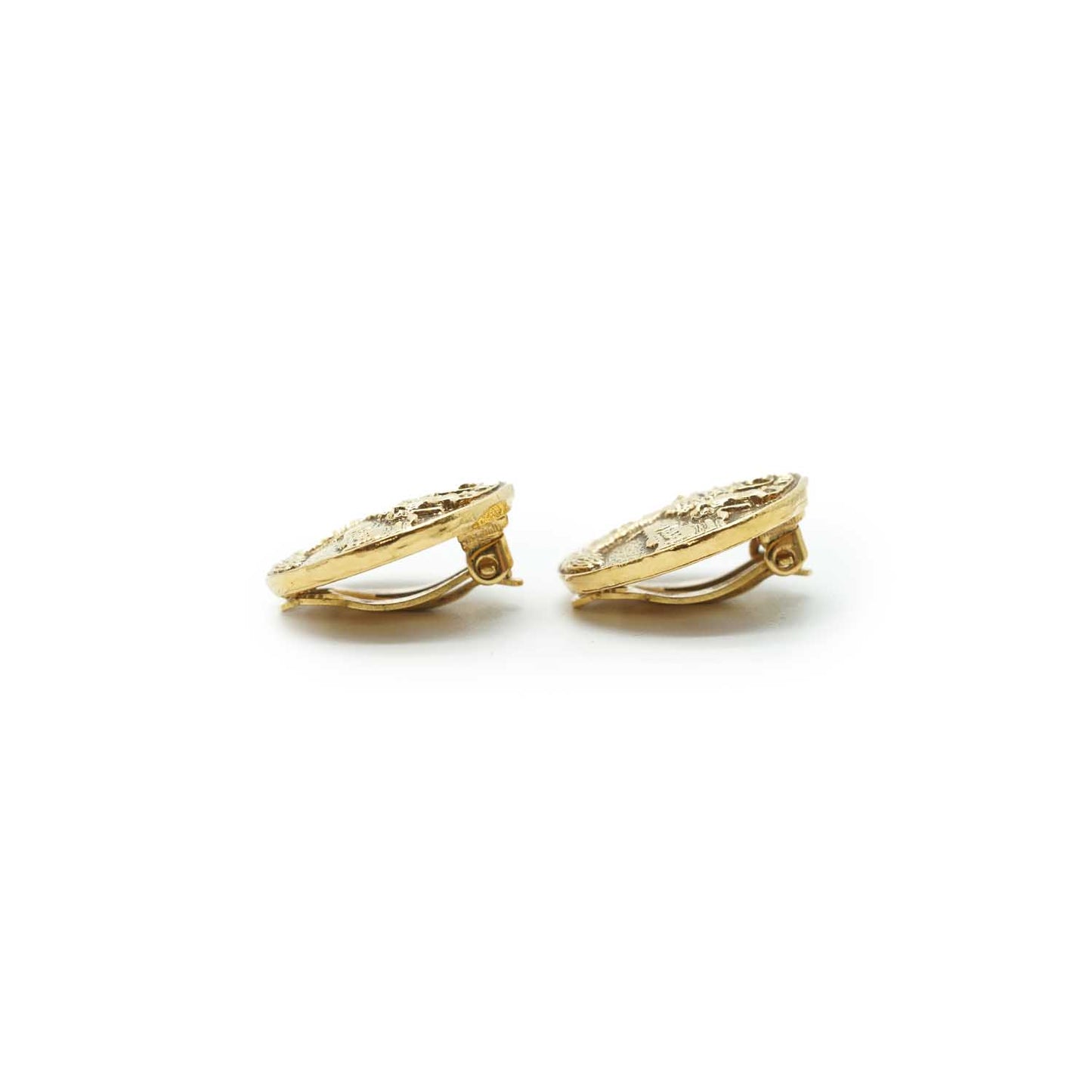 Lion Crest Shield Round Clip Earrings GP
