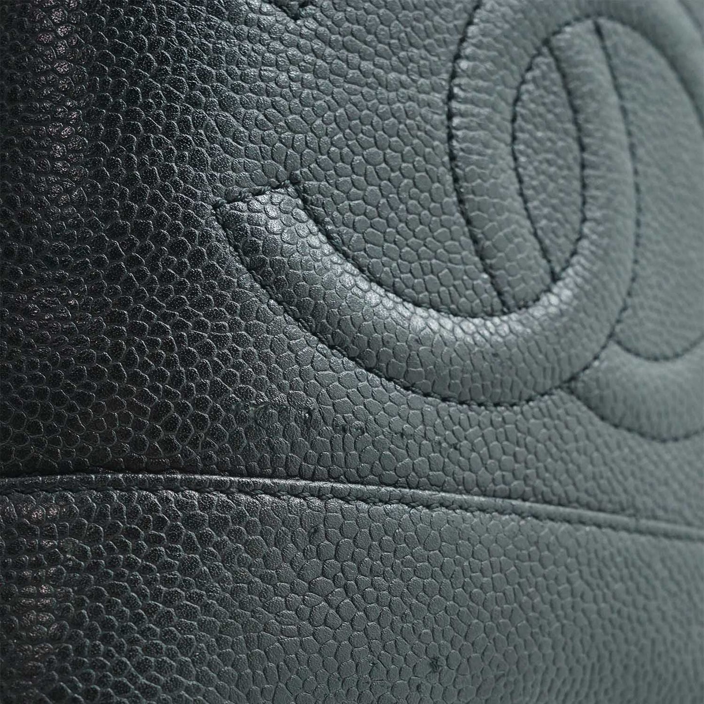 Caviar Skin Vanity Bag (damaged sticker)