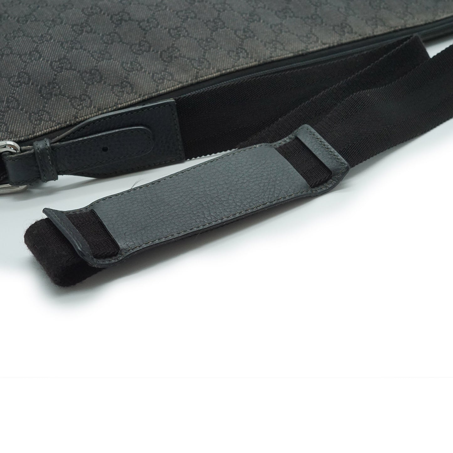 GG Canvas Messenger Bag