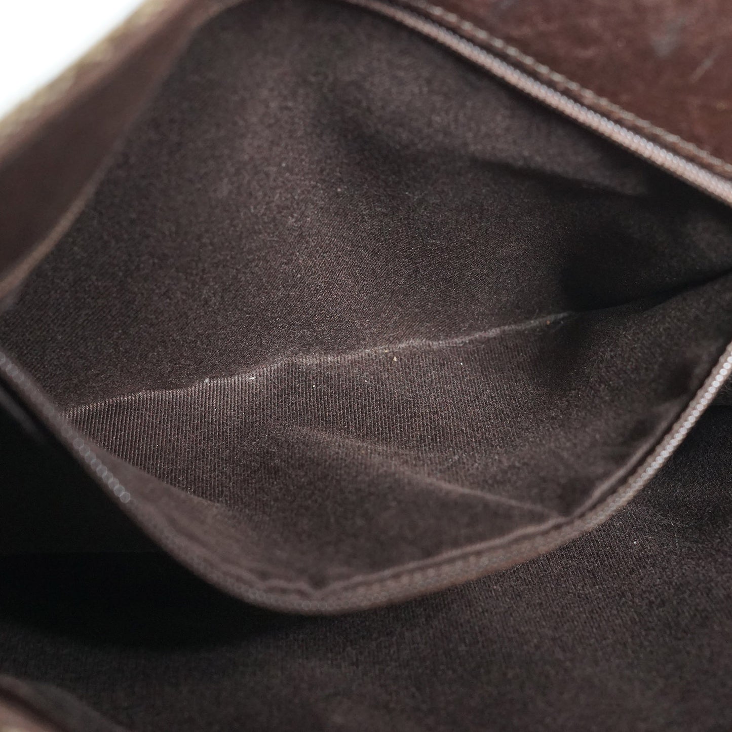 GG Canvas Messenger Crossbody Bag