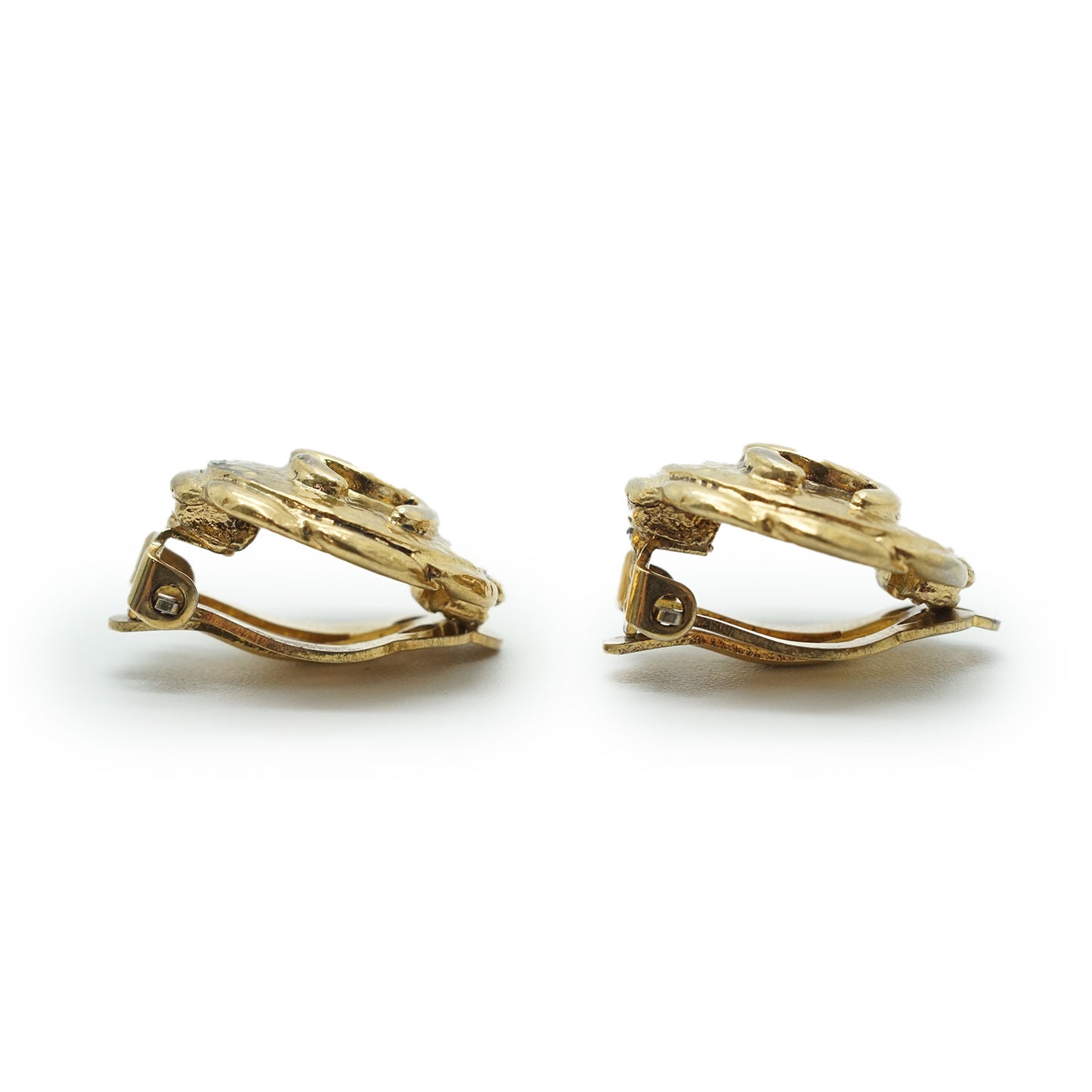 Coco Mark Camellia Petal Round Clip Earrings GP