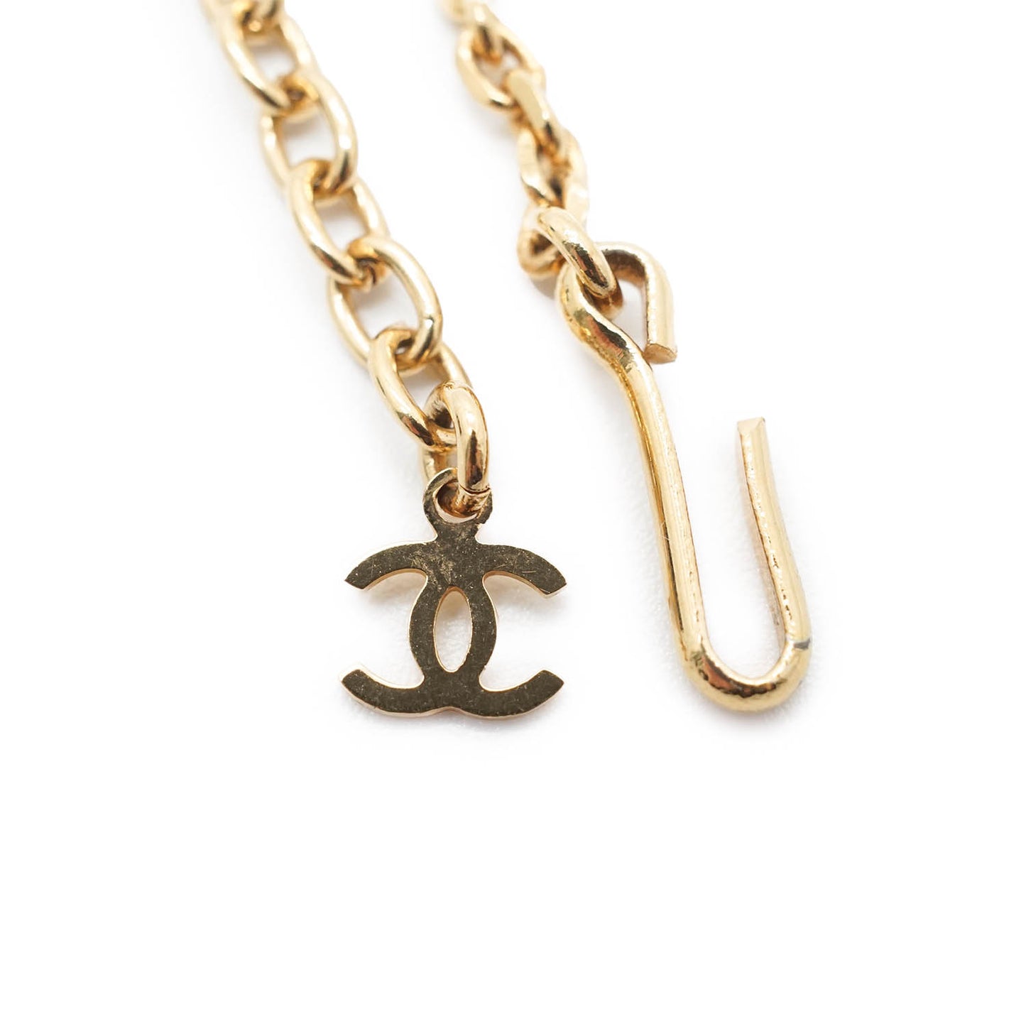 CC Logo Pearl Round Pendant Chain Necklace