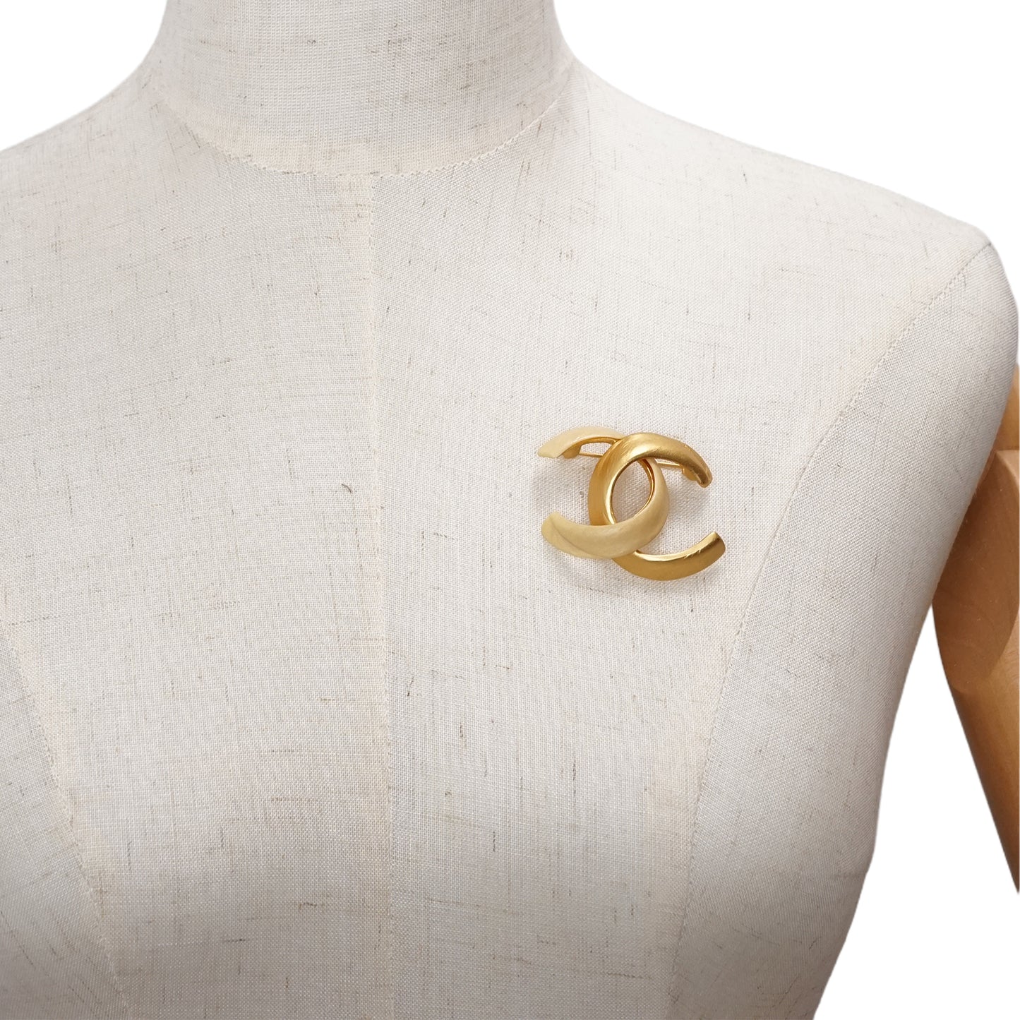 CC Gold Ivory-Tone Brooch GP
