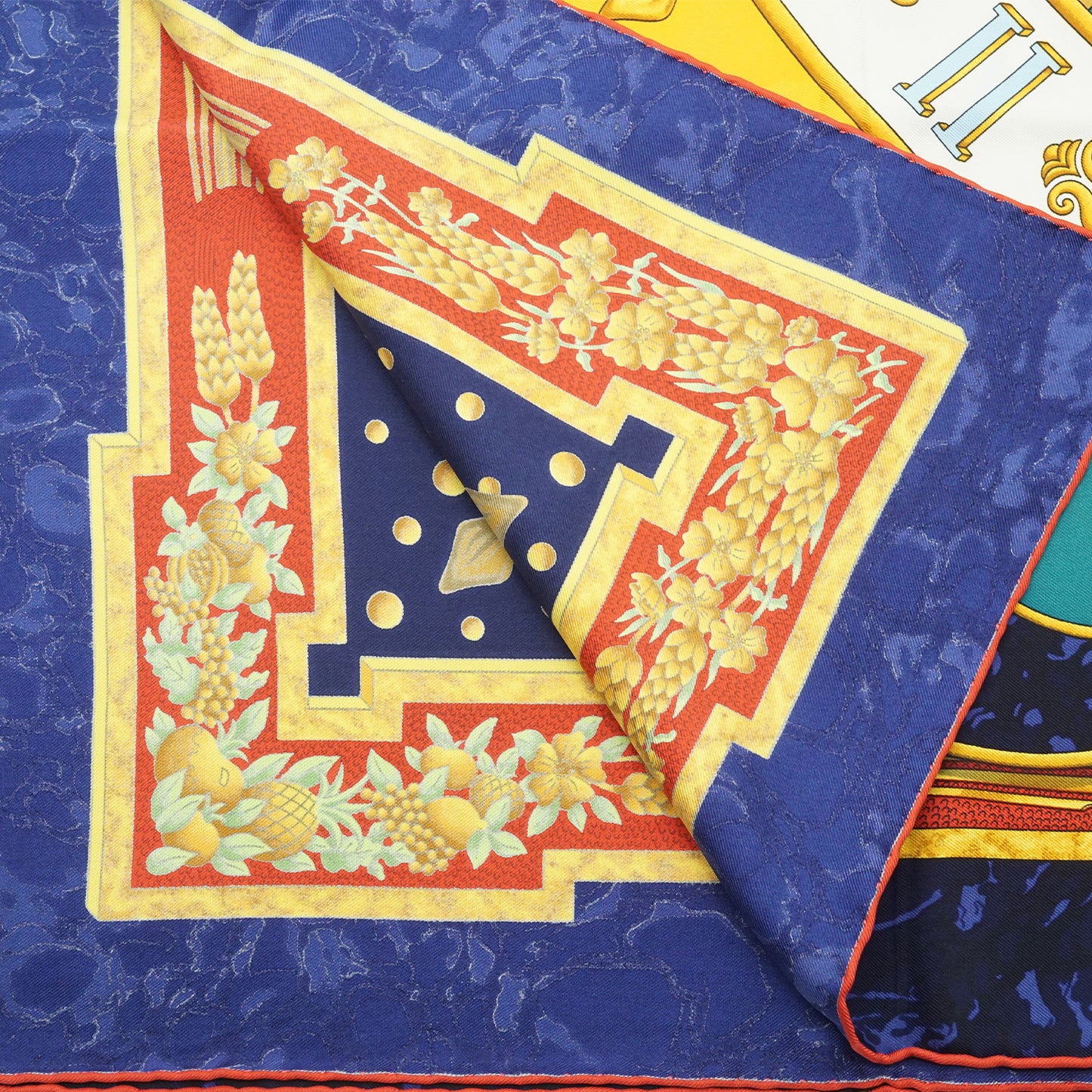 Carpe Diem Silk Carre 90