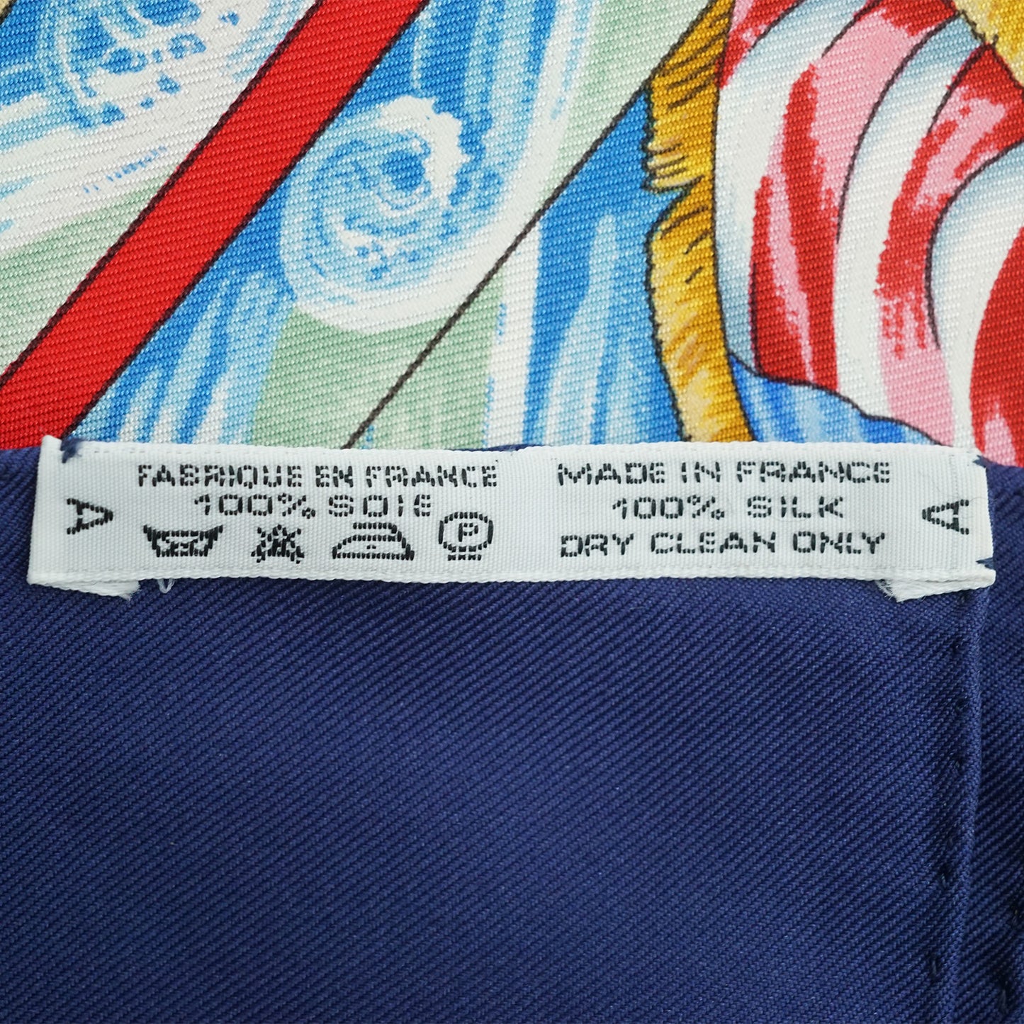 Vive le Vent Silk Carre 90