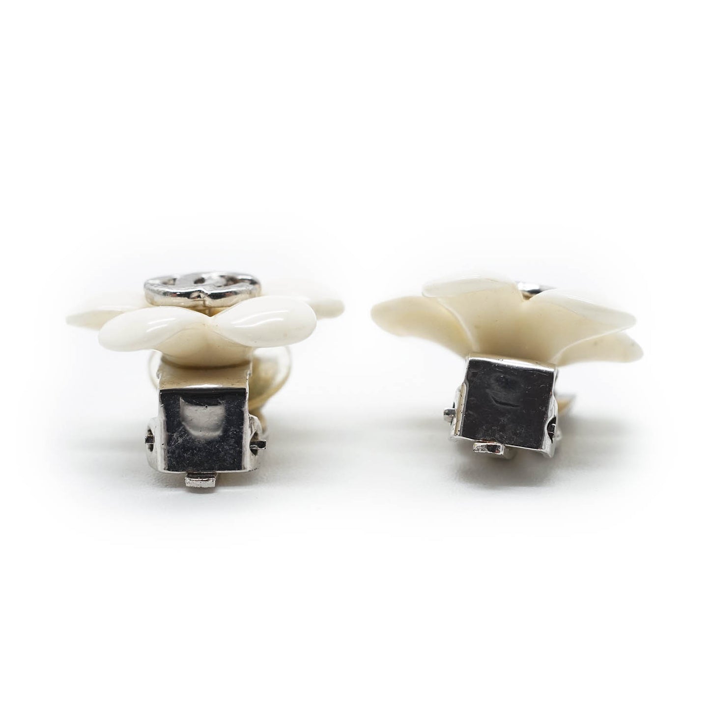 CC Logo White Flowers Clip Earrings