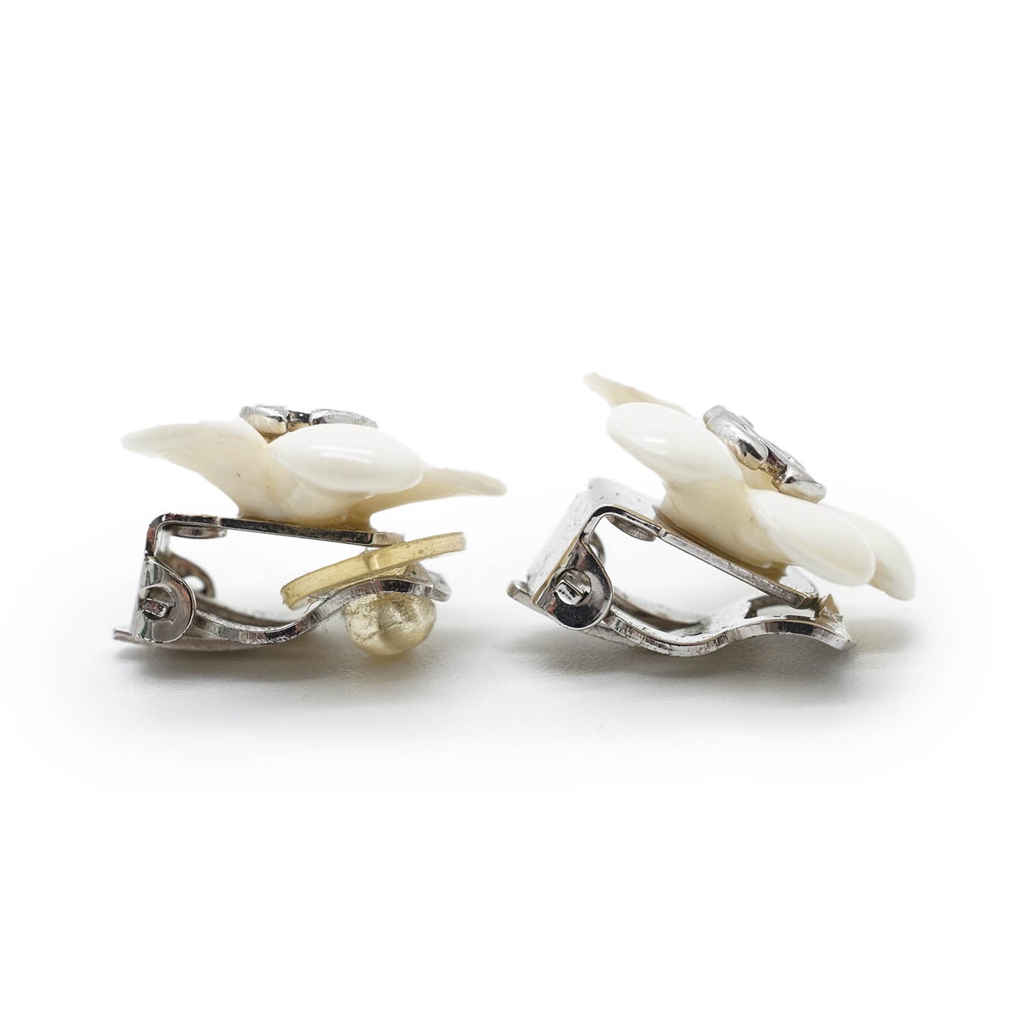 CC Logo White Flowers Clip Earrings