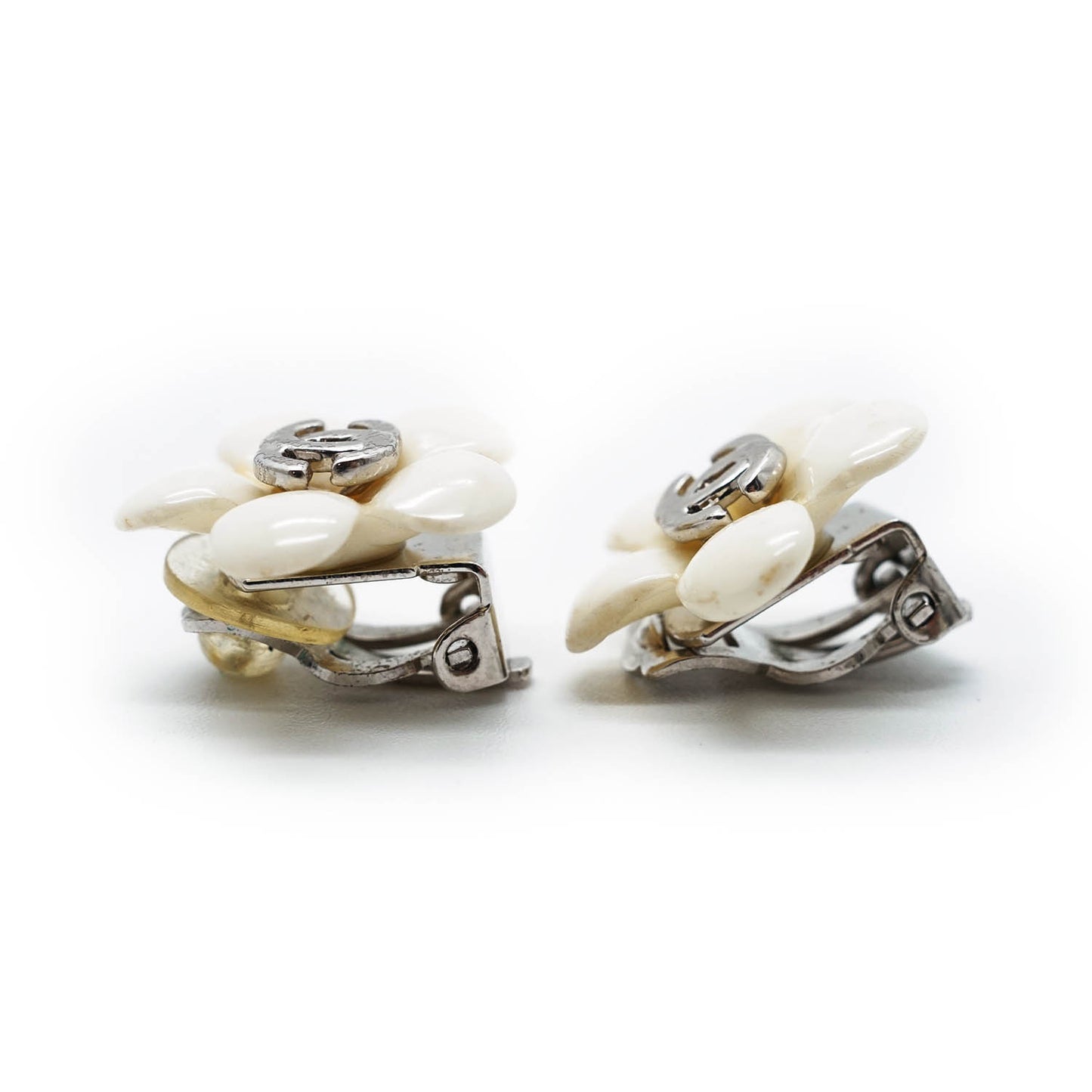 CC Logo White Flowers Clip Earrings