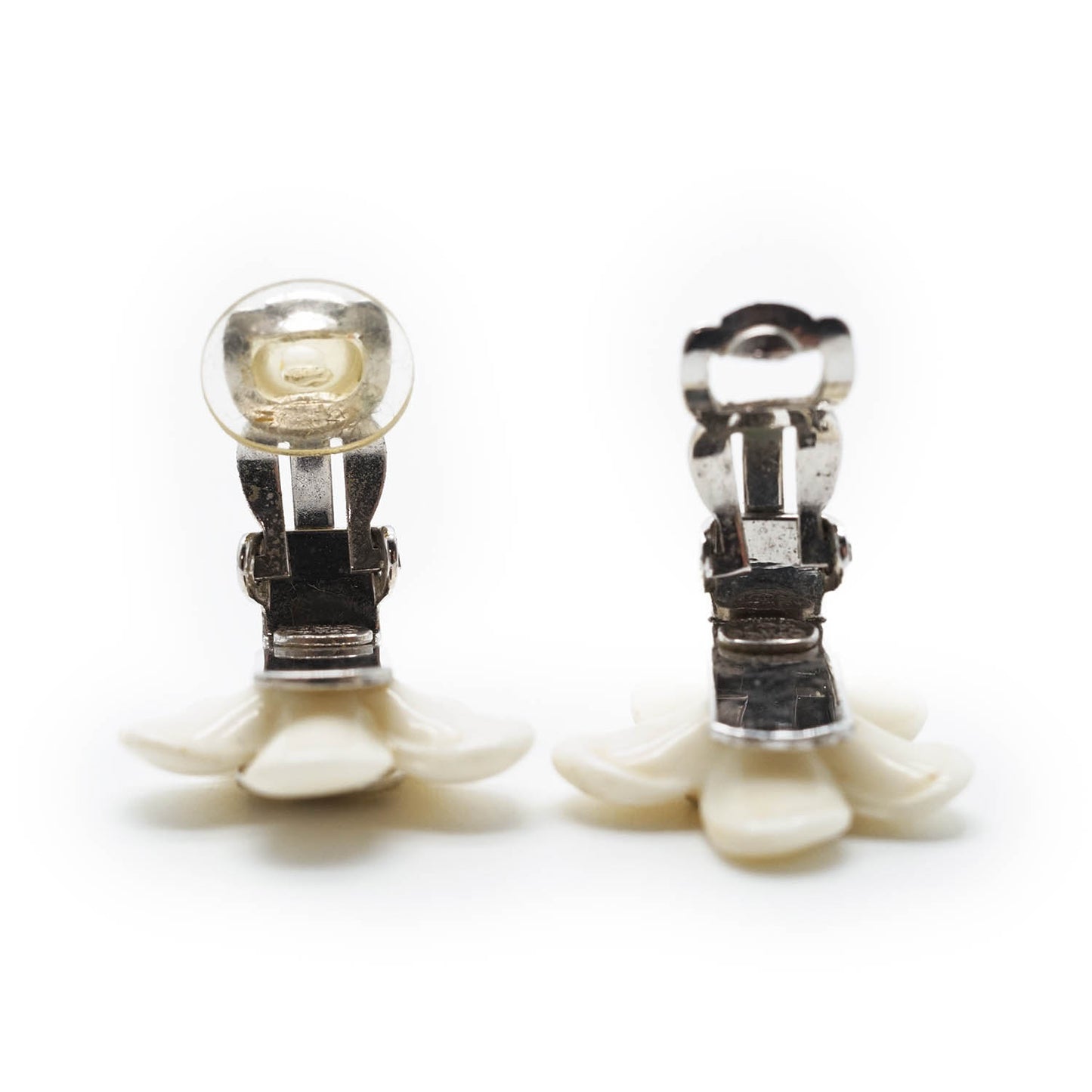 CC Logo White Flowers Clip Earrings