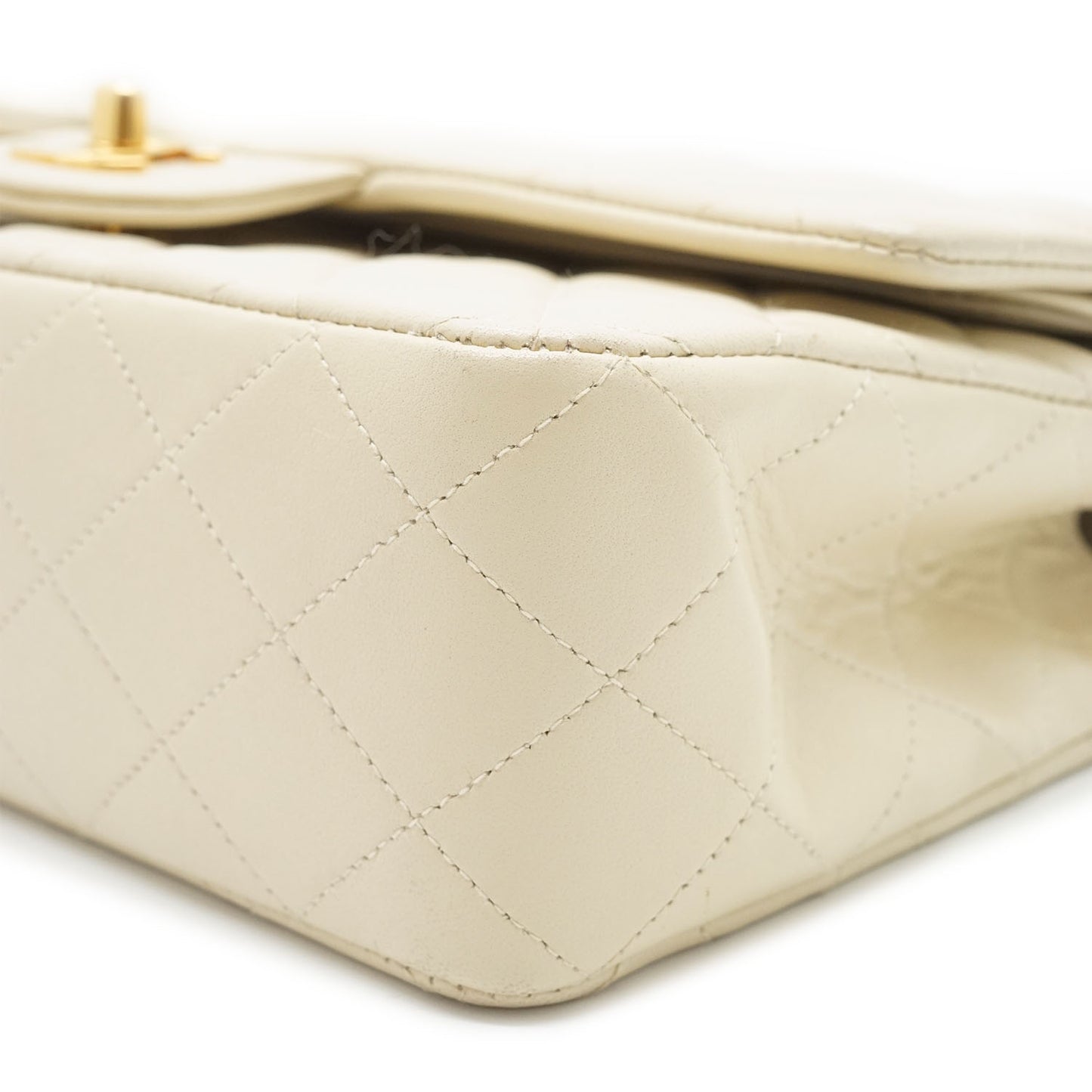 Lambskin Matelasse 25 Classic Double Flap Chain Shoulder Bag