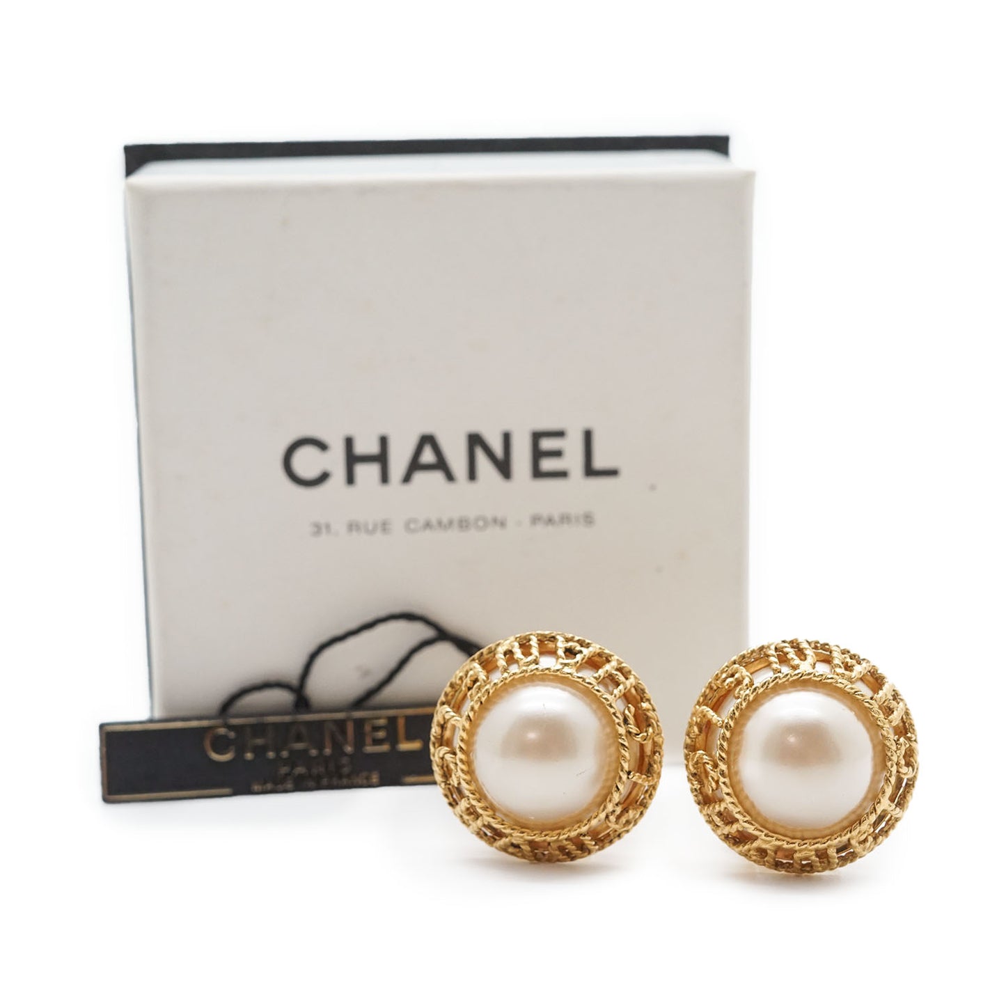 Artificial Pearl Round Clip Earrings GP