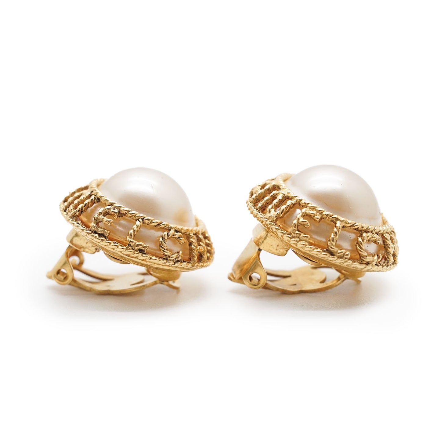 Artificial Pearl Round Clip Earrings GP