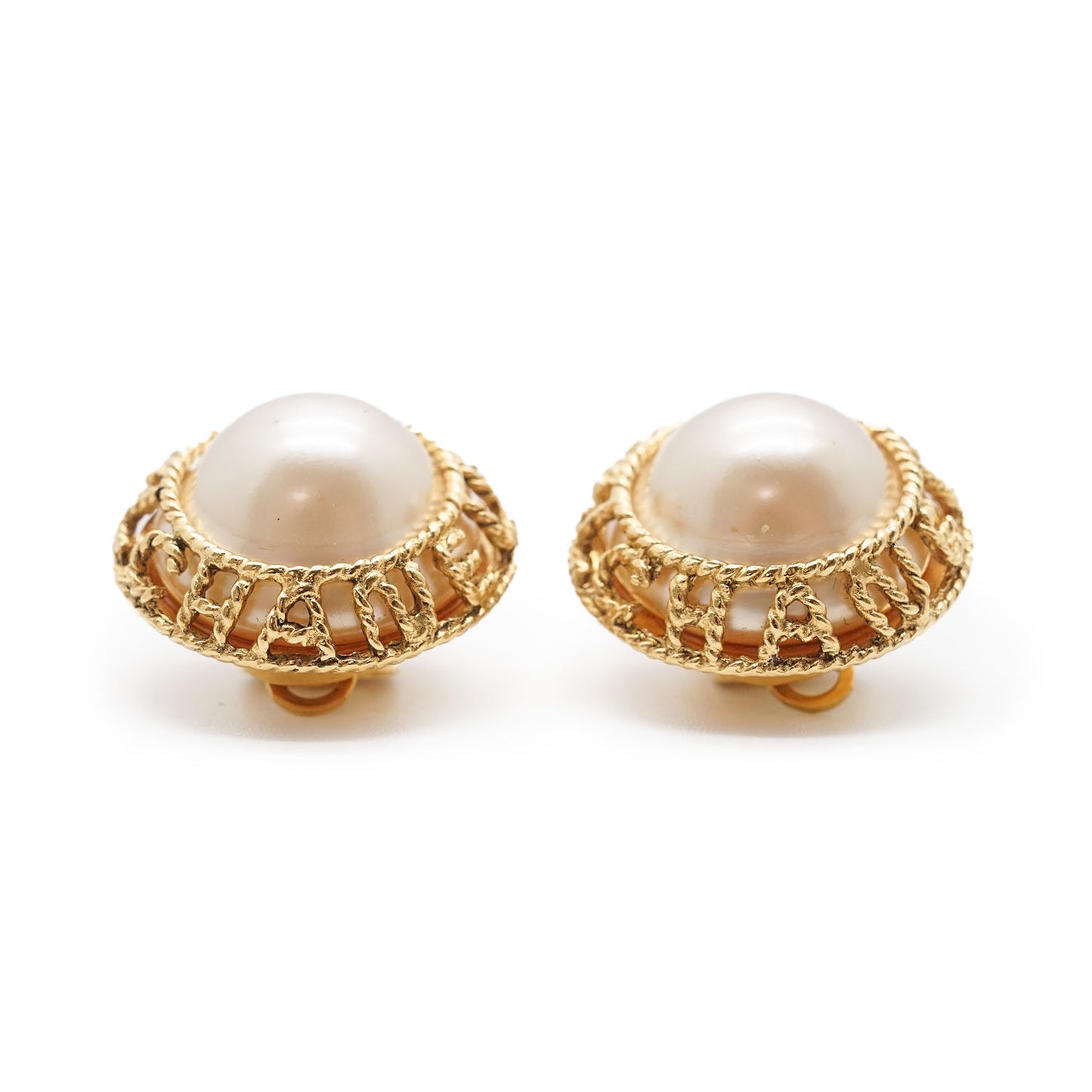 Artificial Pearl Round Clip Earrings GP
