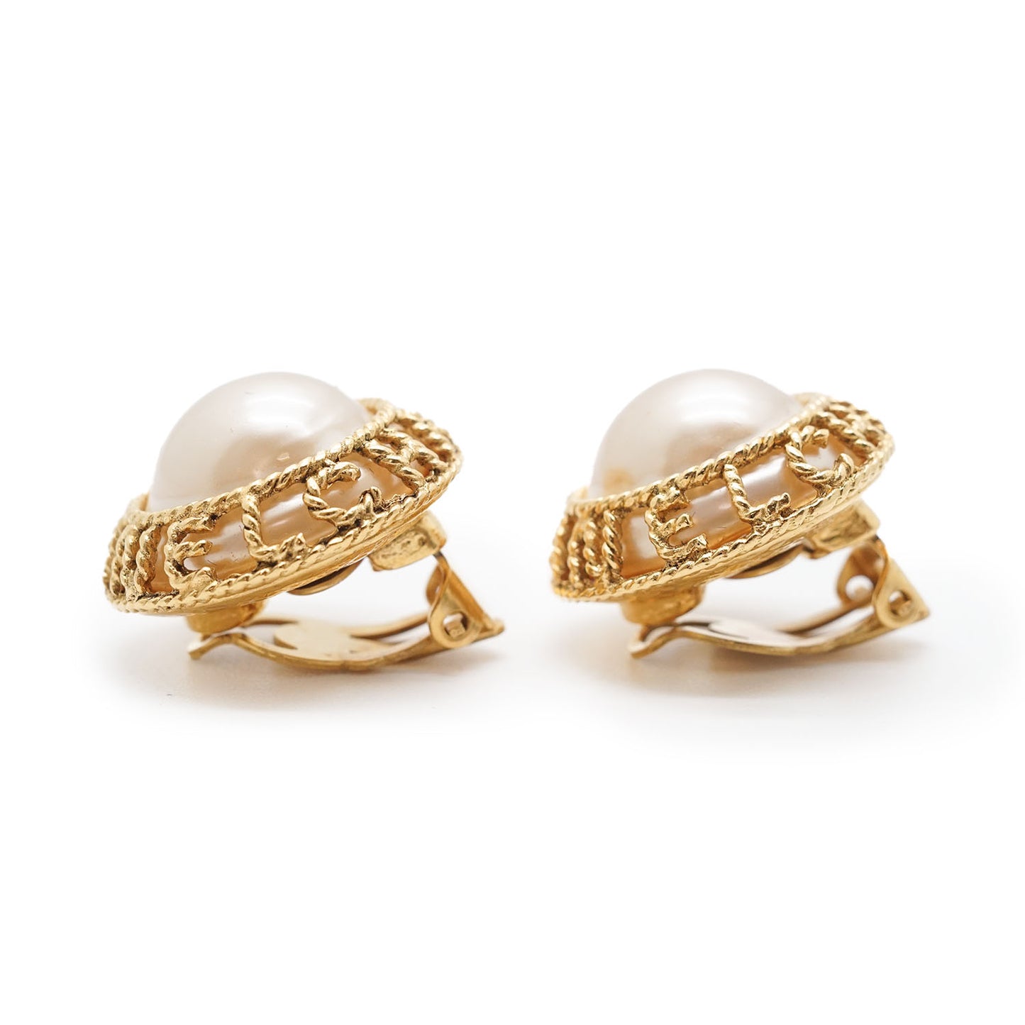 Artificial Pearl Round Clip Earrings GP