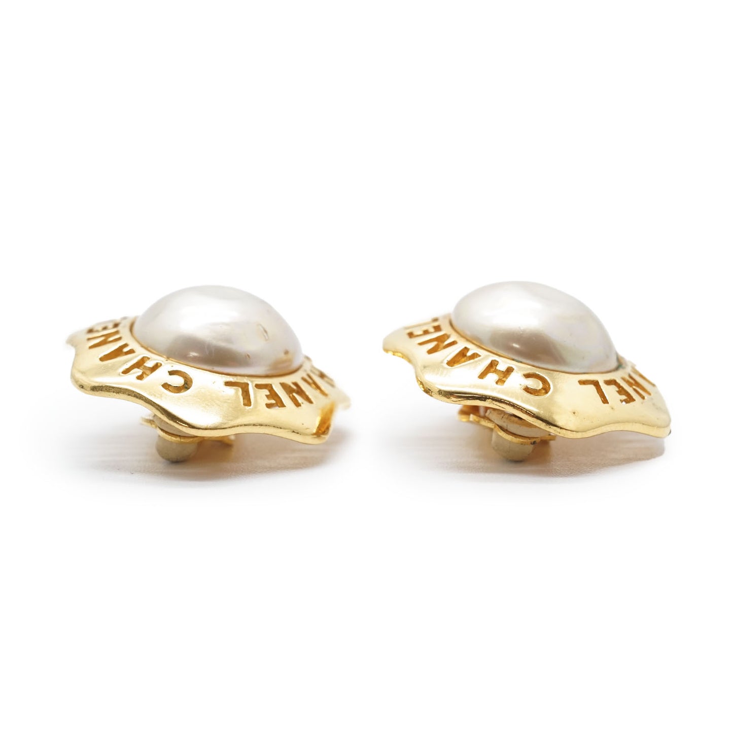 Artificial Pearl Flower Round Clip Earrings