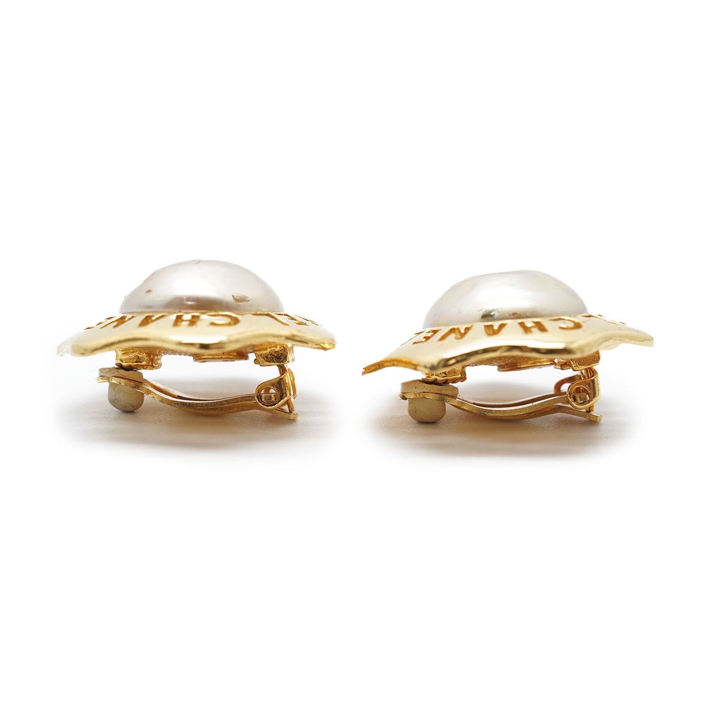 Artificial Pearl Flower Round Clip Earrings