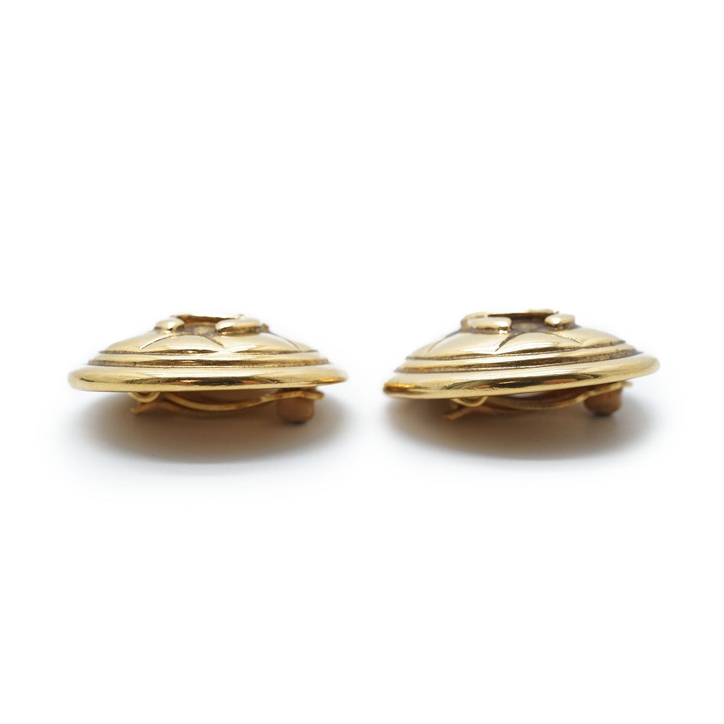 CC Logo Matelasse Button Clip Earrings GP