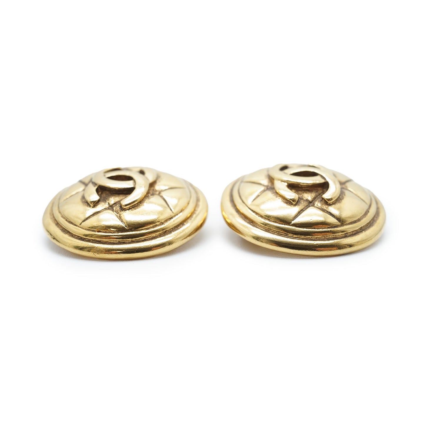 CC Logo Matelasse Button Clip Earrings GP