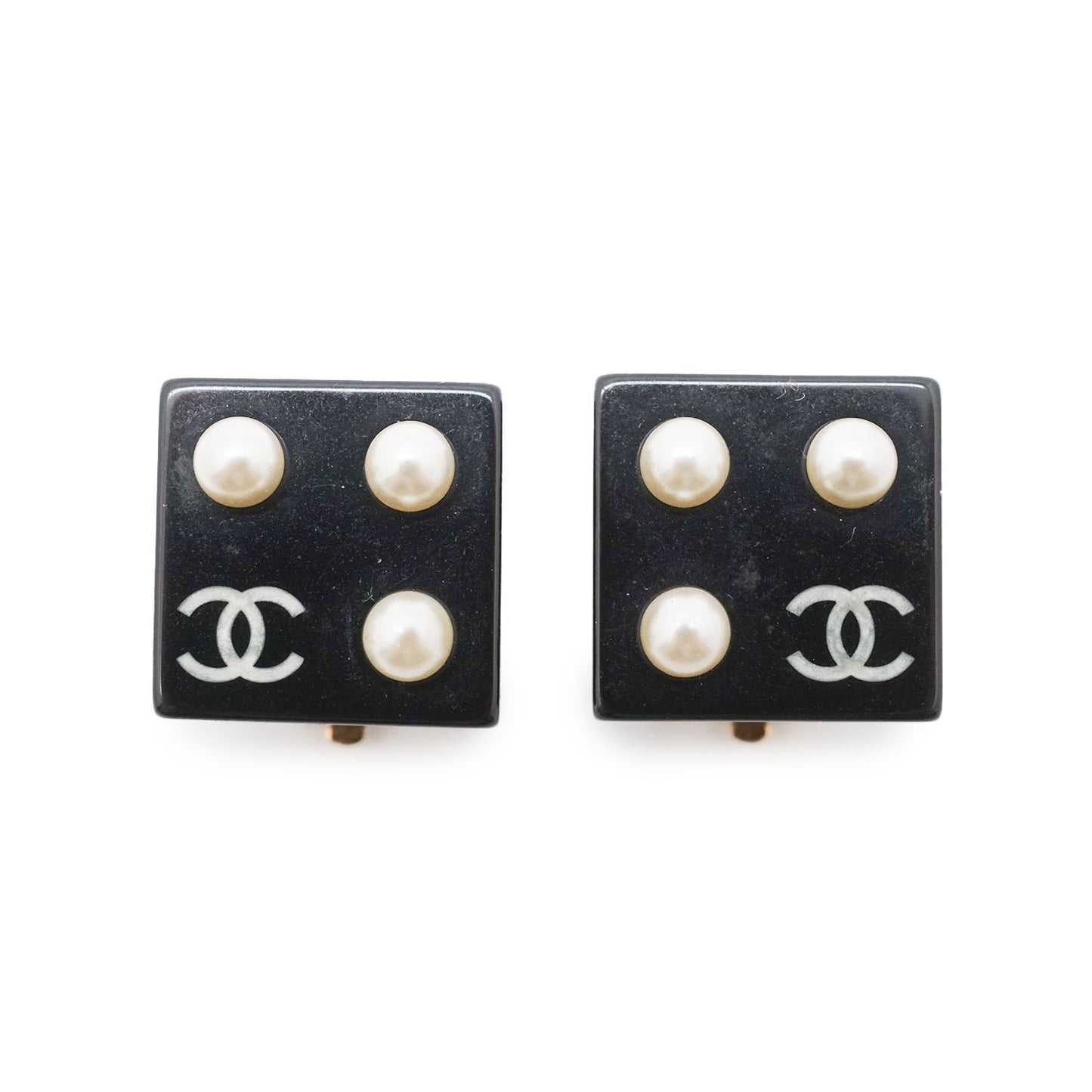 Coco Mark Pearl Square Clip Earrings