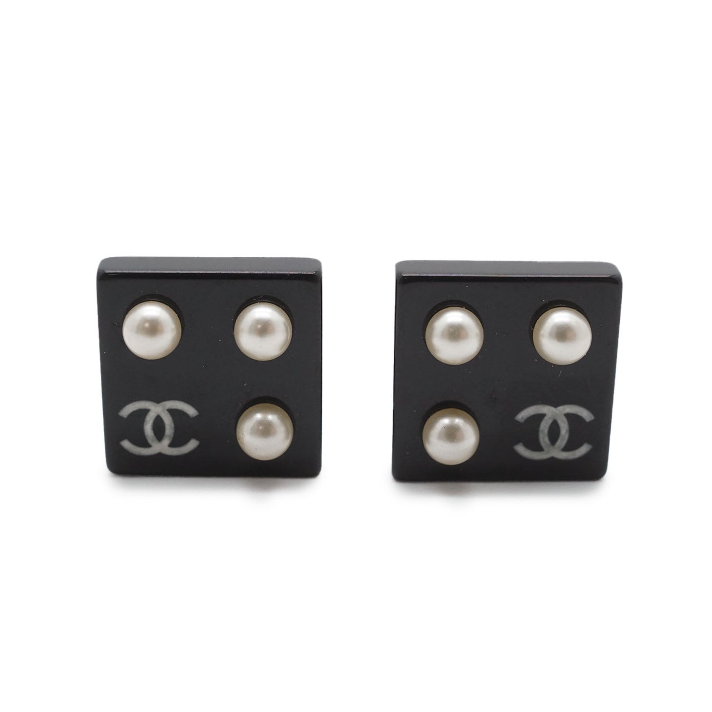 Coco Mark Pearl Square Clip Earrings