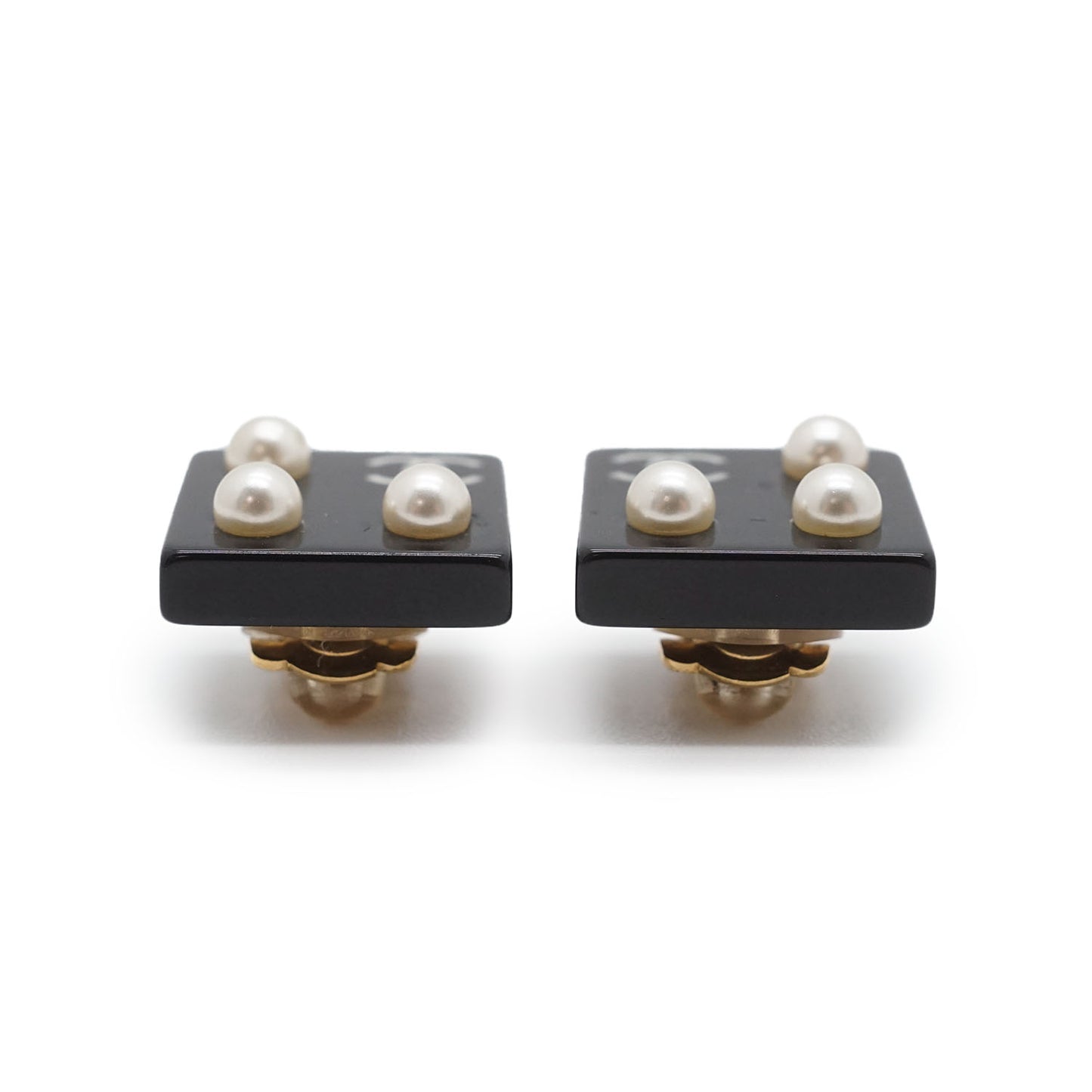 Coco Mark Pearl Square Clip Earrings