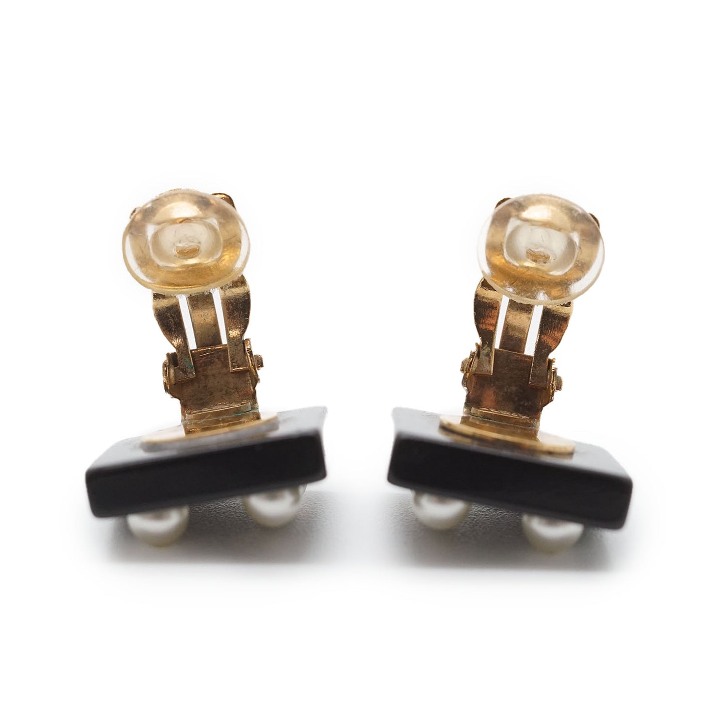 Coco Mark Pearl Square Clip Earrings