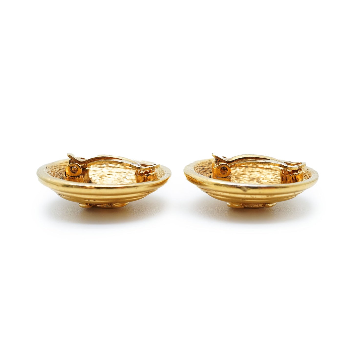 CC Logo Matelasse Button Clip Earrings GP