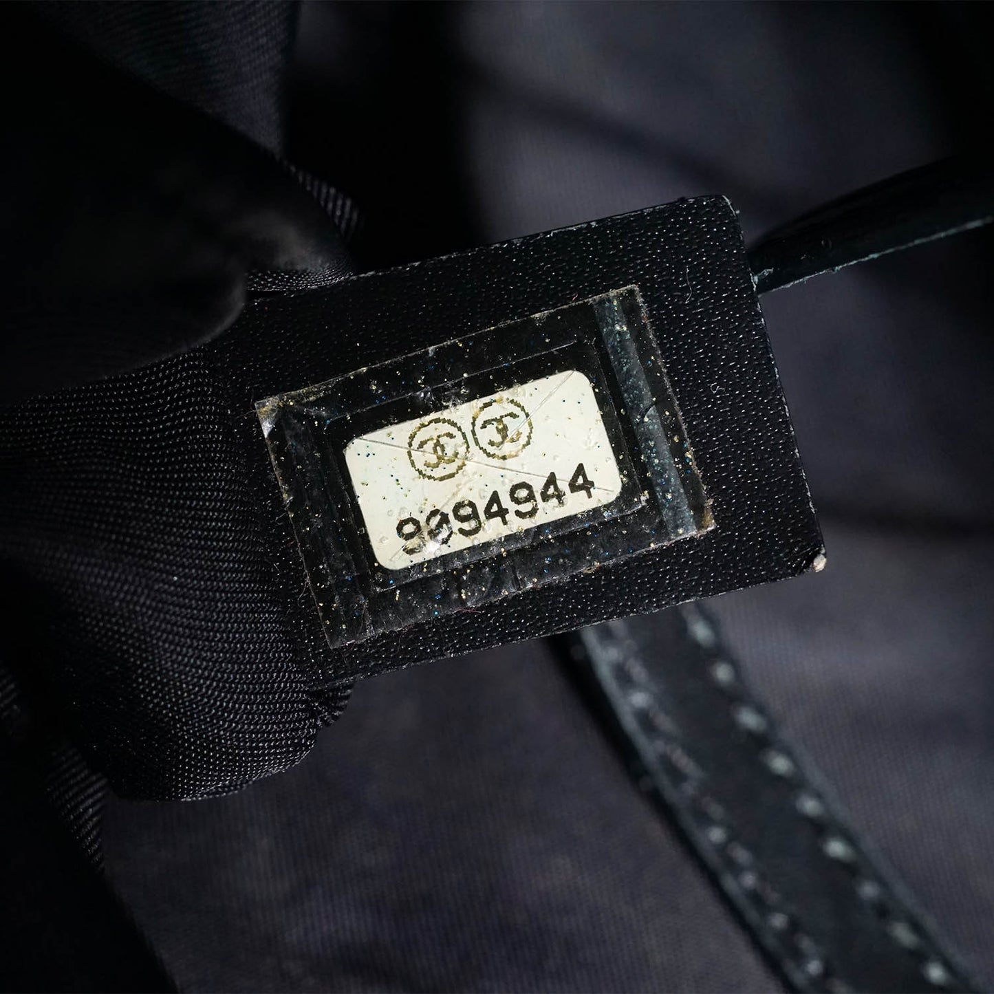 New Travel Line Tote MM