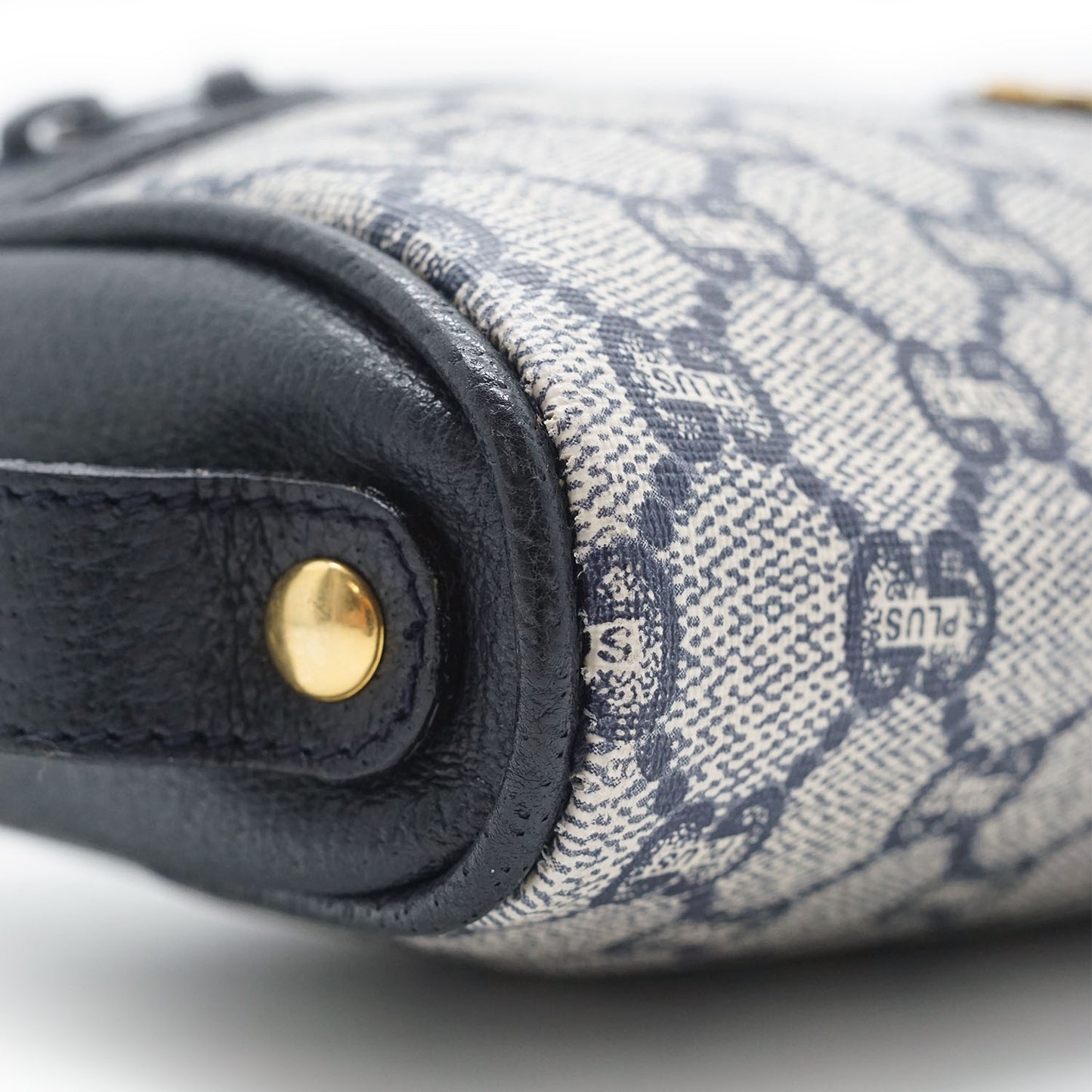 GG Supreme Gucci Plus Vintage Coated Canvas Pouch
