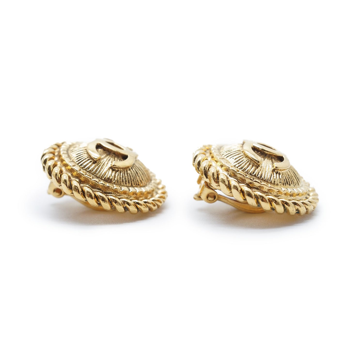 CC Logo Twisted Rope Sunburst Round Clip-On Earrings GP