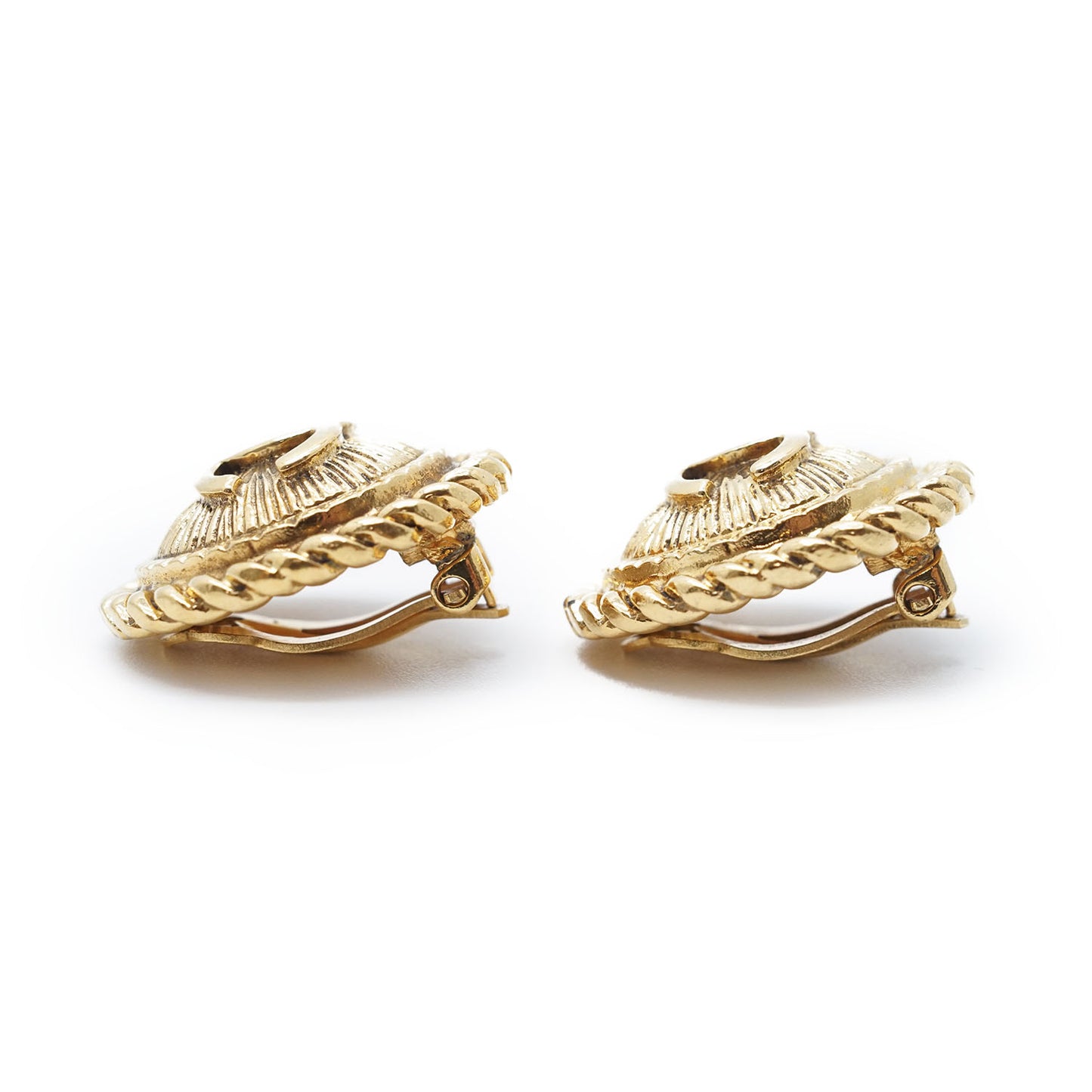 CC Logo Twisted Rope Sunburst Round Clip-On Earrings GP