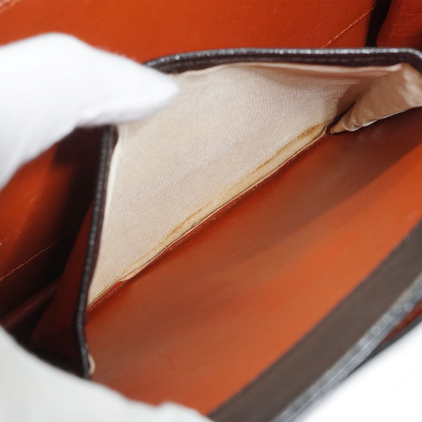 Vintage Cut-out Trim Shoulder Bag