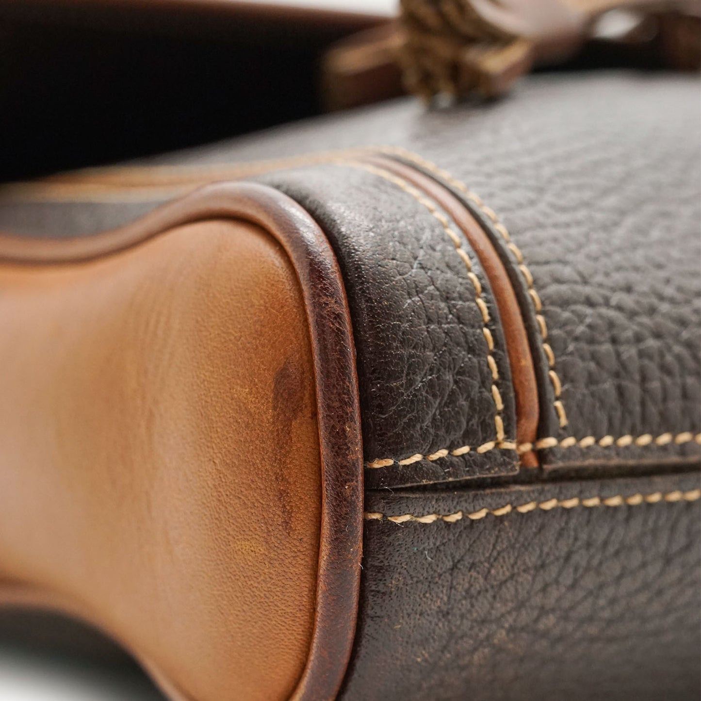 Vintage Triangle Detail Shoulder Bag