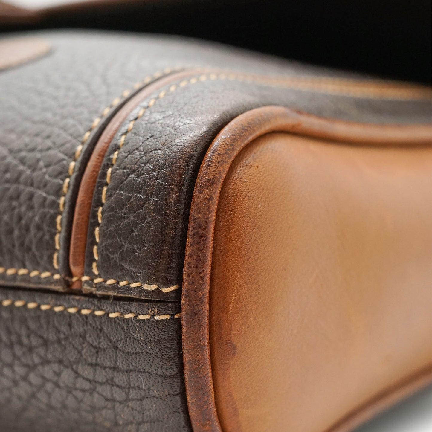 Vintage Triangle Detail Shoulder Bag