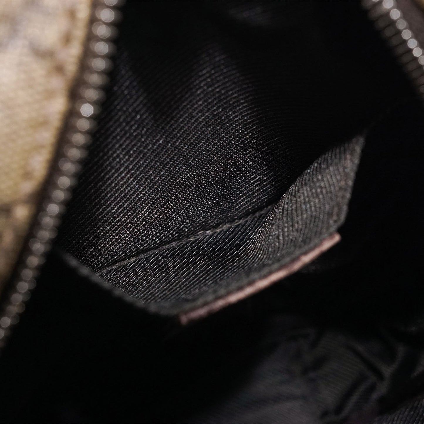 GG Supreme Coated Canvas Crossbody Sacoche