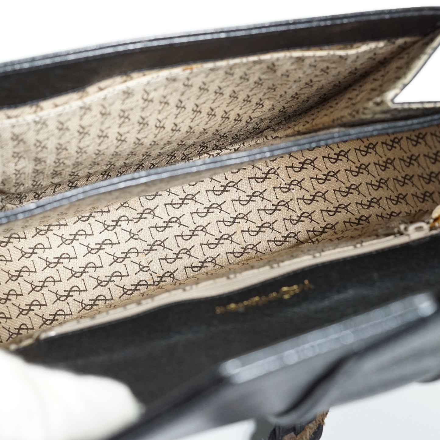 Vintage Y-Detail Rounded Shoulder Bag