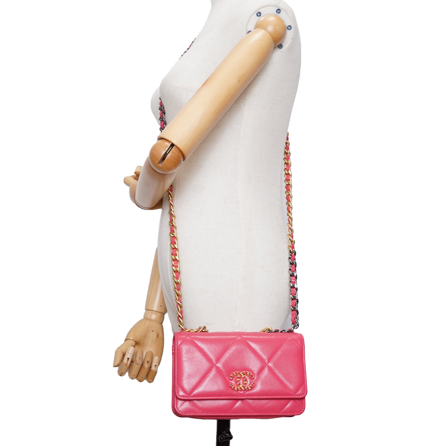 Lambskin Chanel 19 Wallet-on-Chain