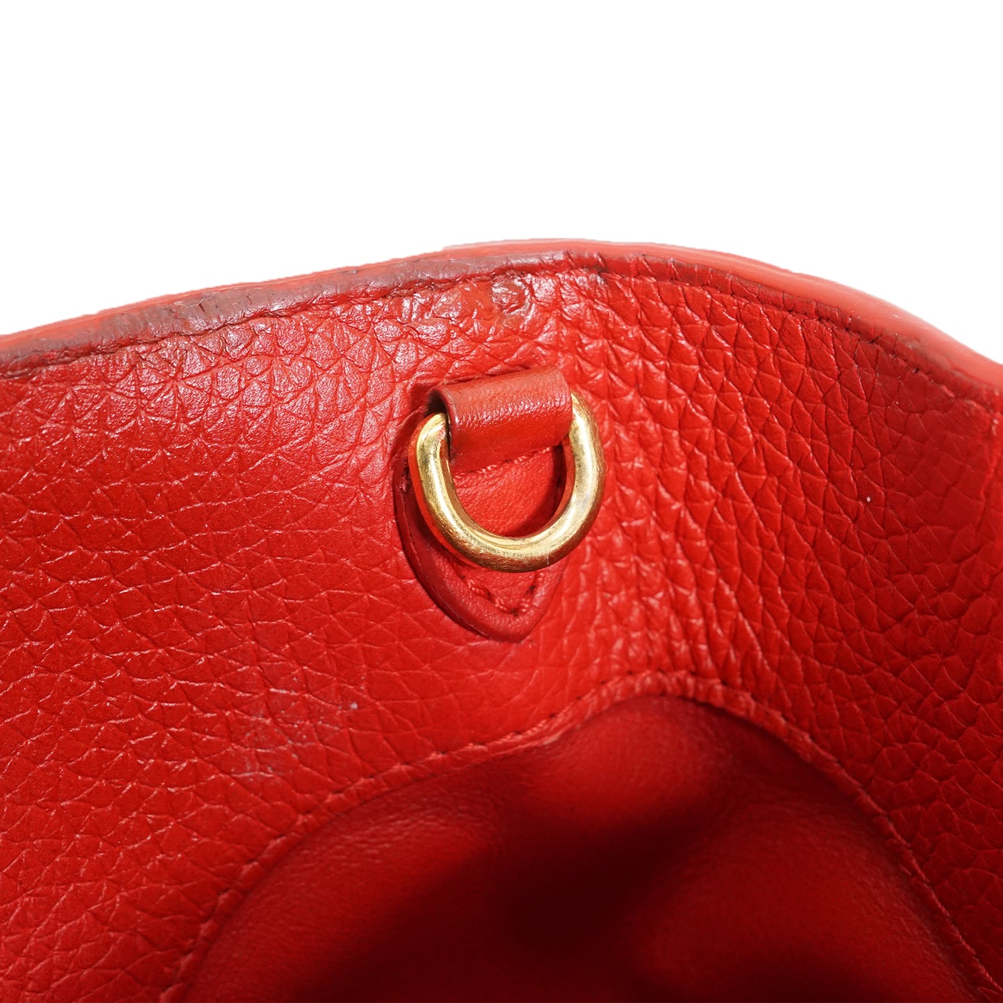 Capucines MM Taurillon Leather Tricolor Rubis Magnolia Violine