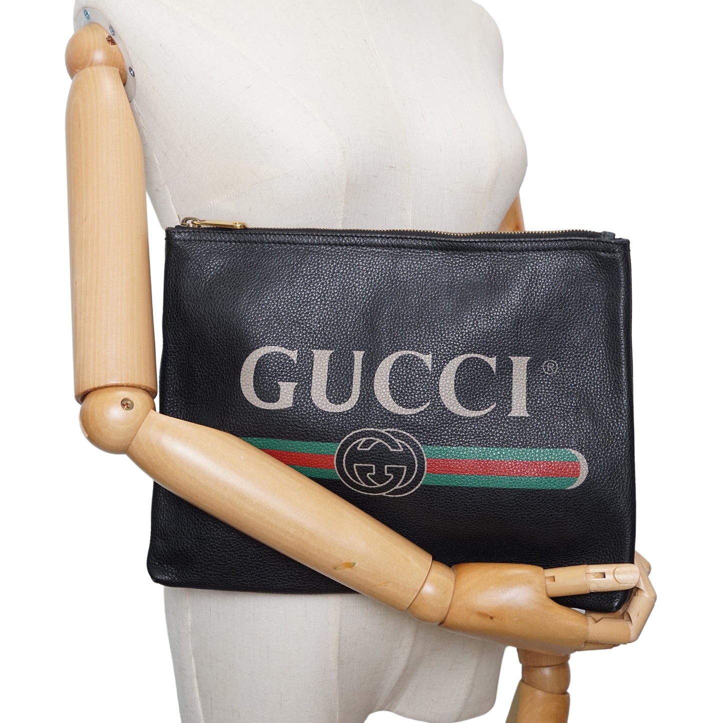 Interlocking GG Grained Leather Sherry Line Clutch
