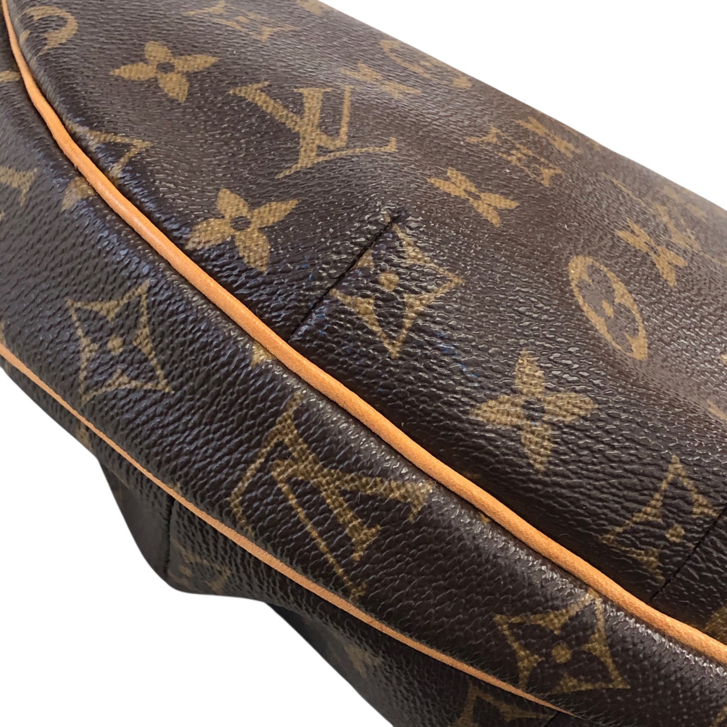Monogram Croissant MM