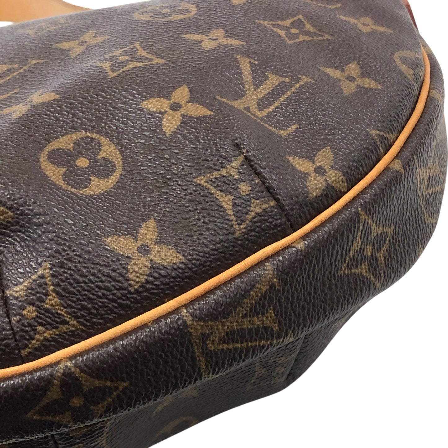Monogram Croissant MM