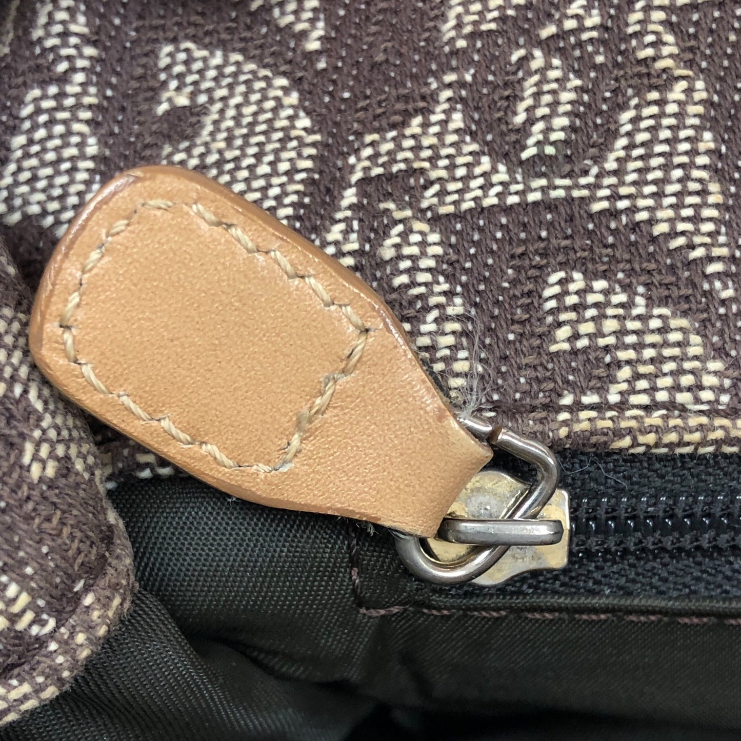 Vertical Trotter Tote