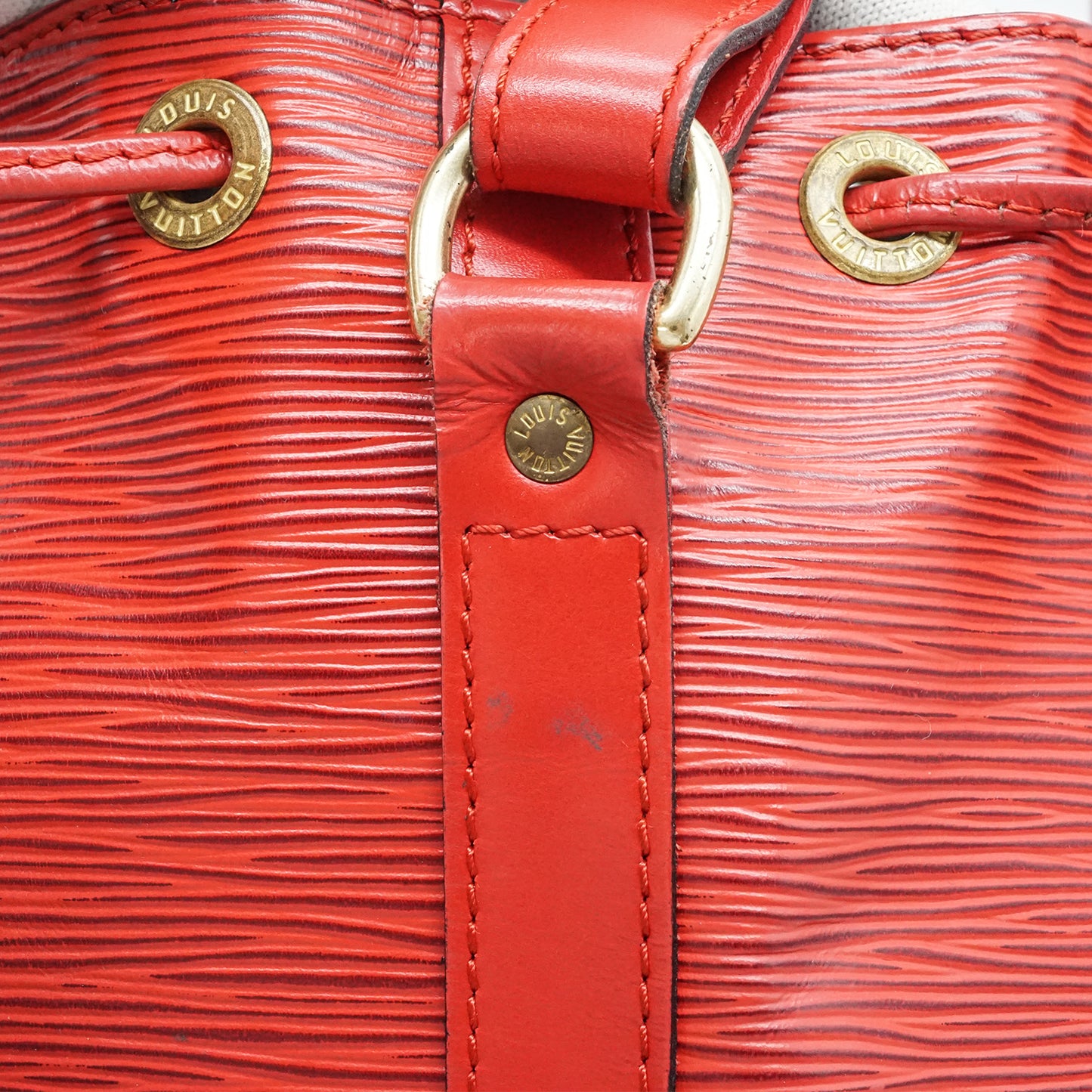 Epi Petit Noe Red Shoulder Bag