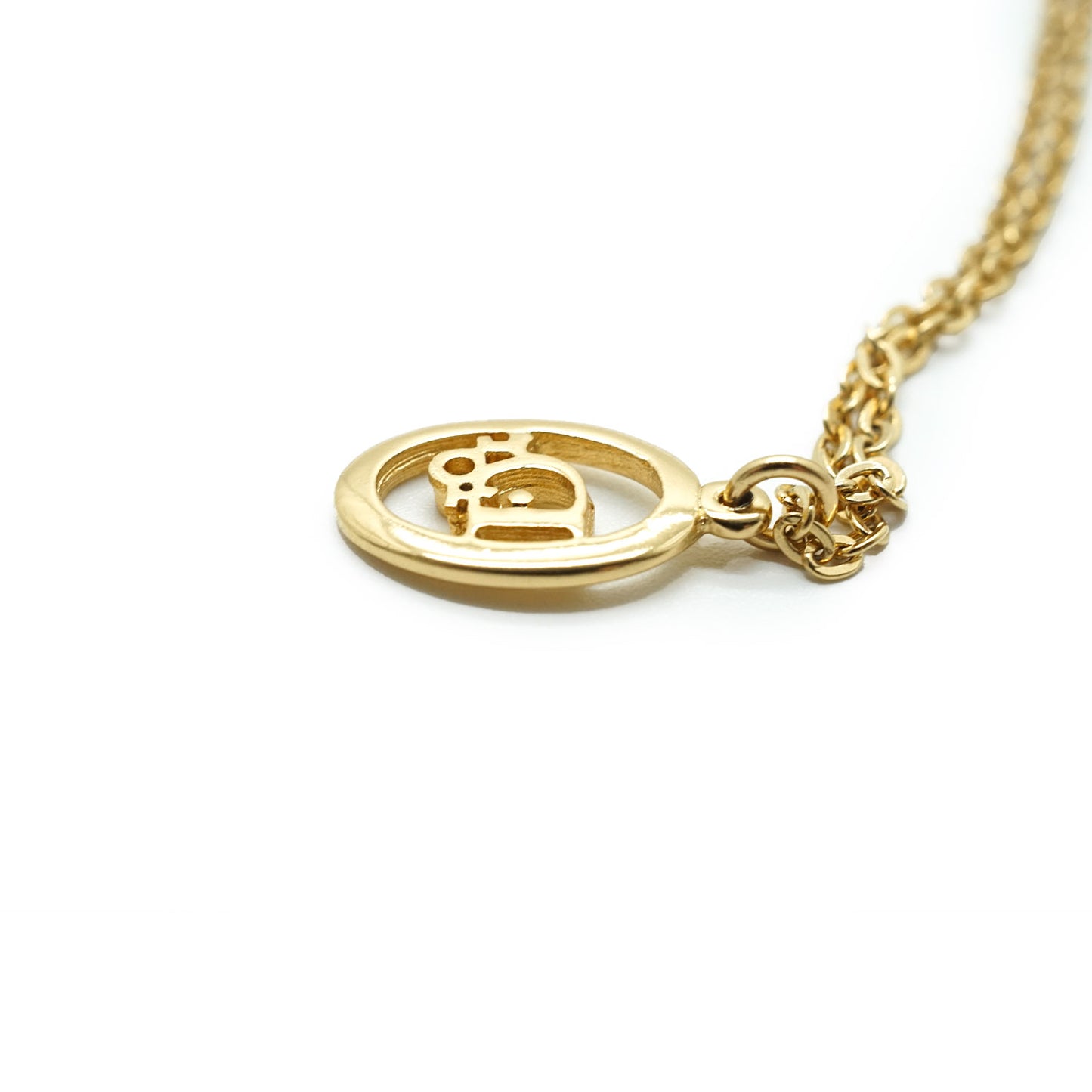 Oblique Logo Oval Pendant Chain Necklace