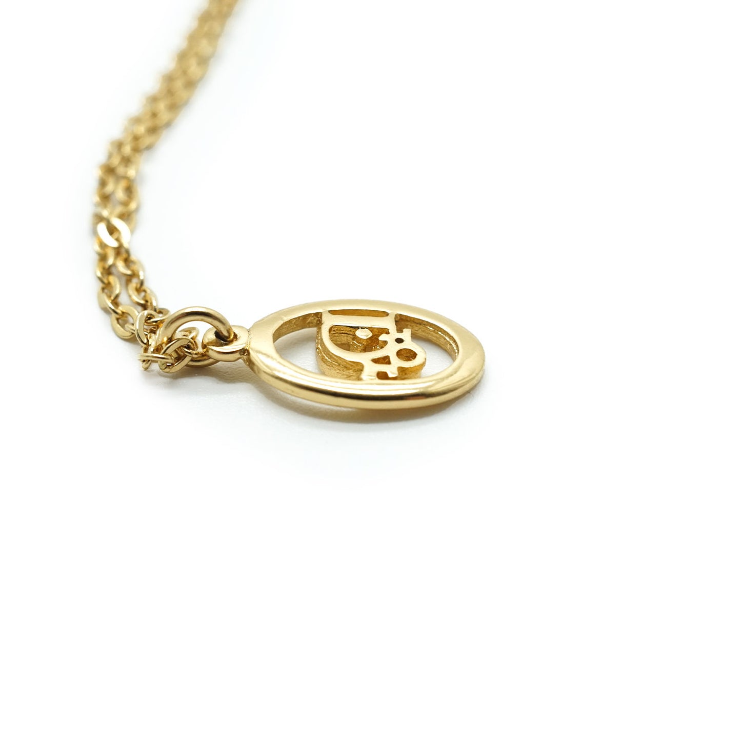 Oblique Logo Oval Pendant Chain Necklace